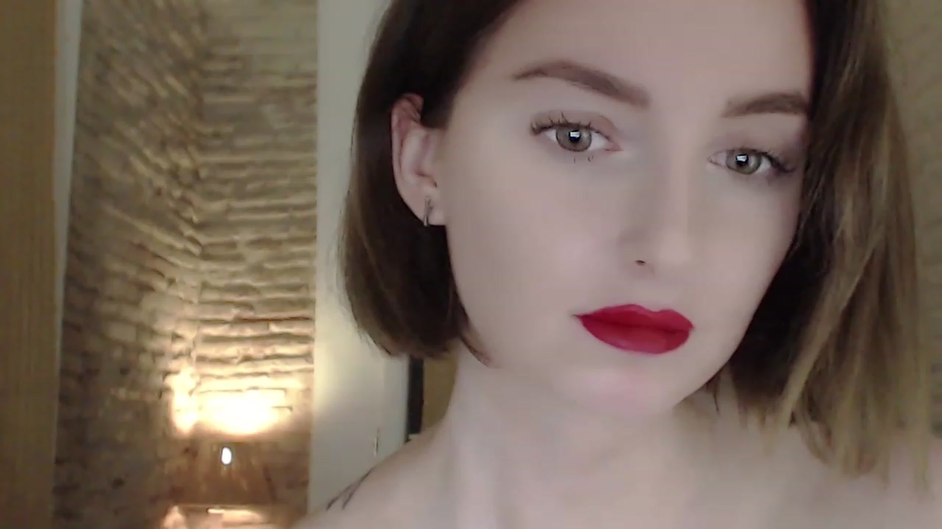 Gallery image thumbnail from Red_Lips_Girl's myfreecams stream on, 08/17/2023, 23:44 image 4 of 20