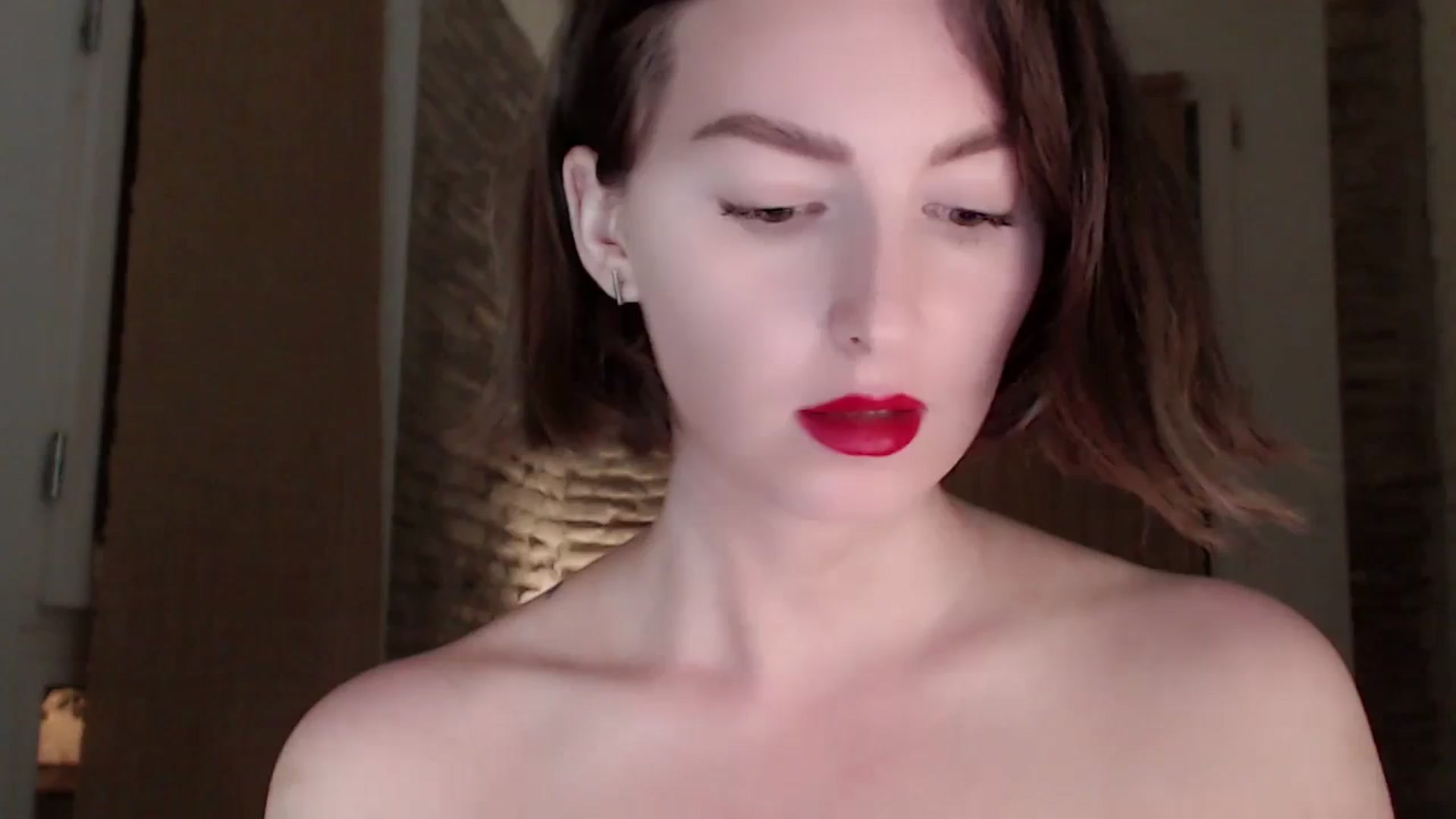 Gallery image thumbnail from Red_Lips_Girl's myfreecams stream on, 08/19/2023, 22:51 image 9 of 20