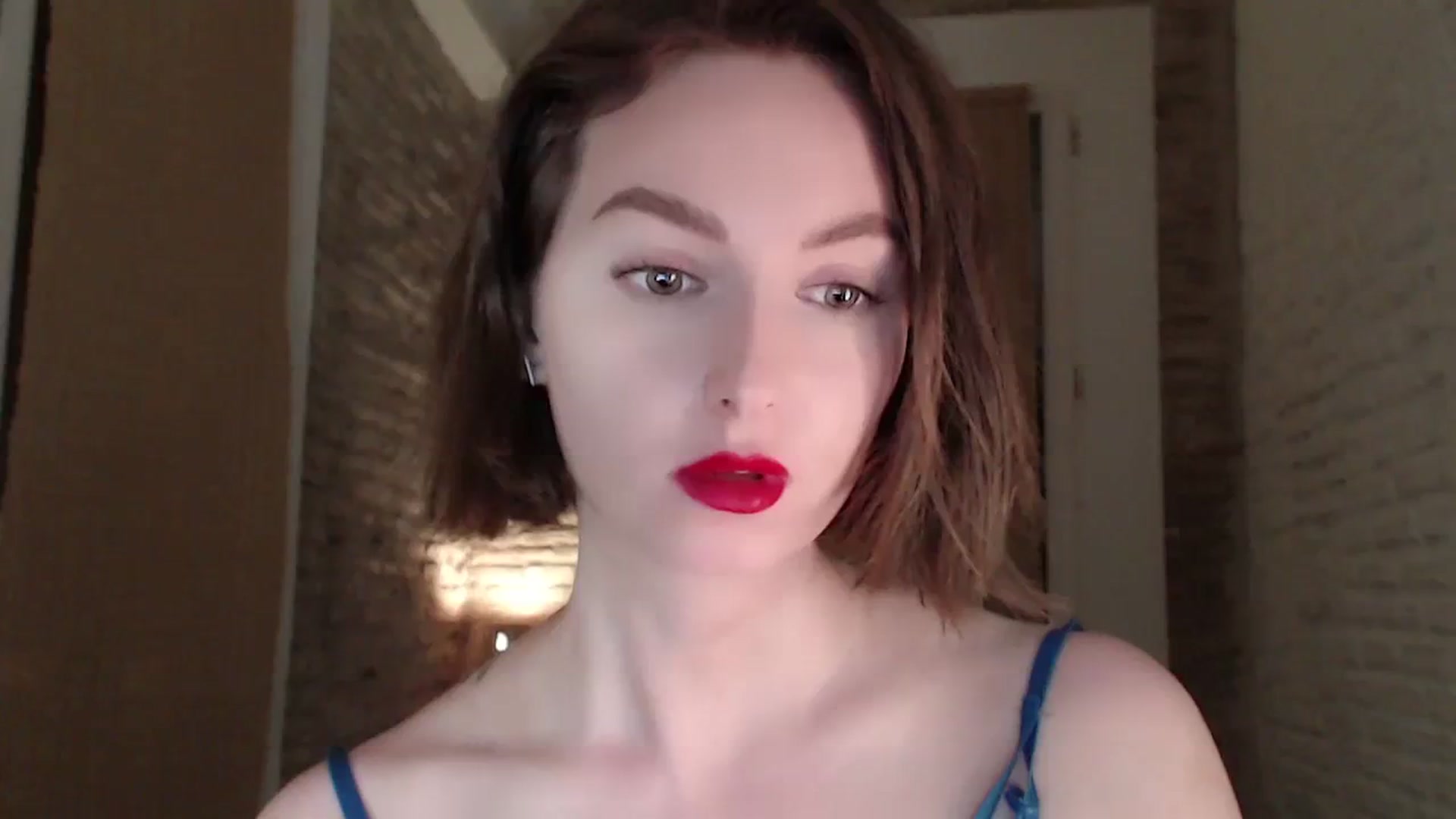 Gallery image thumbnail from Red_Lips_Girl's myfreecams stream on, 08/19/2023, 22:51 image 14 of 20
