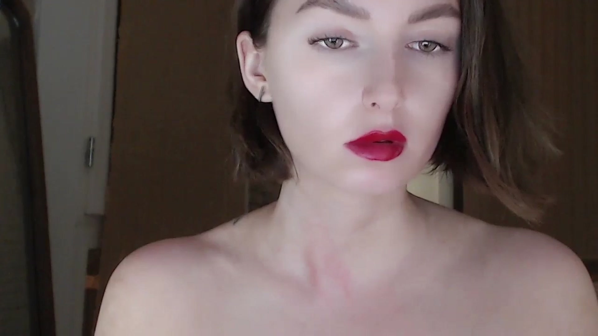 Gallery image thumbnail from Red_Lips_Girl's myfreecams stream on, 08/20/2023, 01:17 image 2 of 20