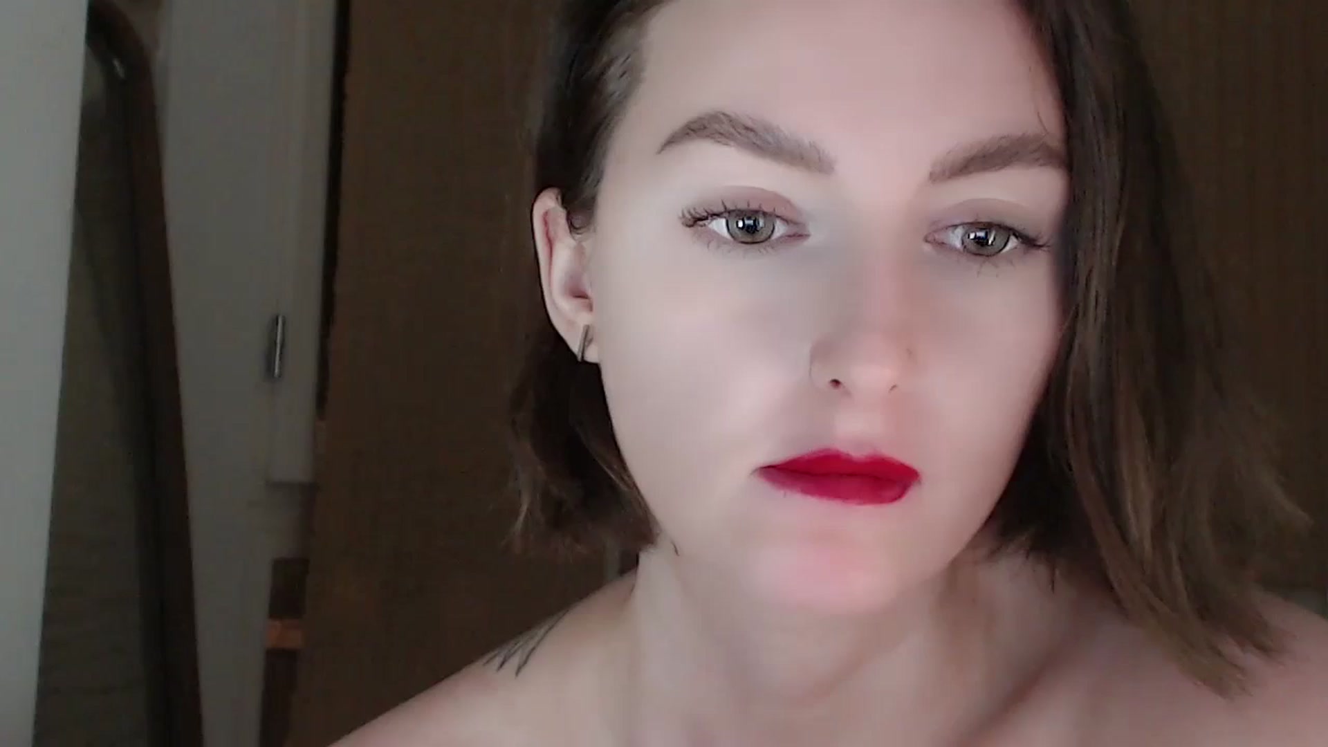 Gallery image thumbnail from Red_Lips_Girl's myfreecams stream on, 08/20/2023, 01:17 image 9 of 20