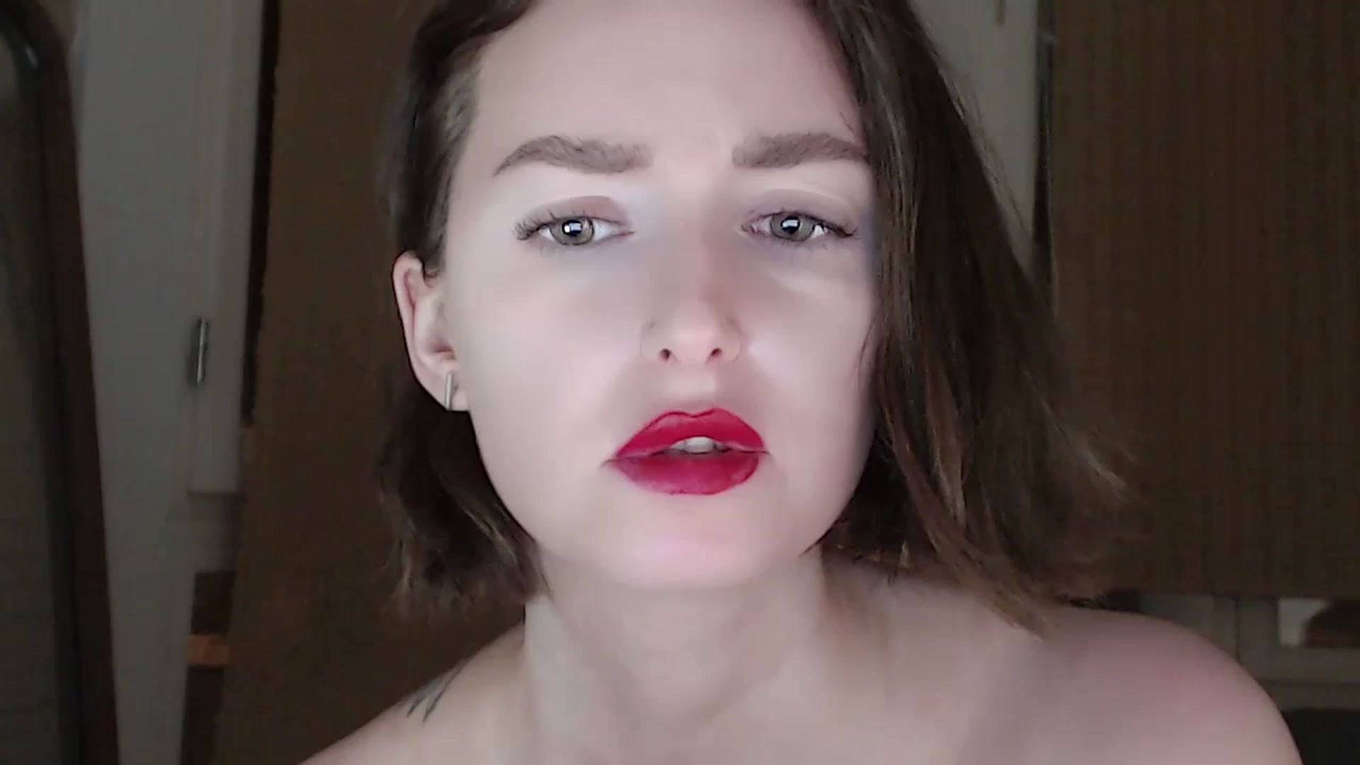 Gallery image thumbnail from Red_Lips_Girl's myfreecams stream on, 08/20/2023, 01:17 image 4 of 20