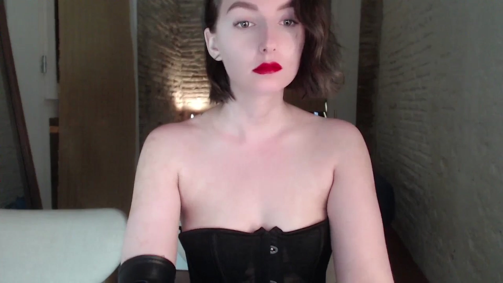 Gallery image thumbnail from Red_Lips_Girl's myfreecams stream on, 08/21/2023, 22:23 image 10 of 20