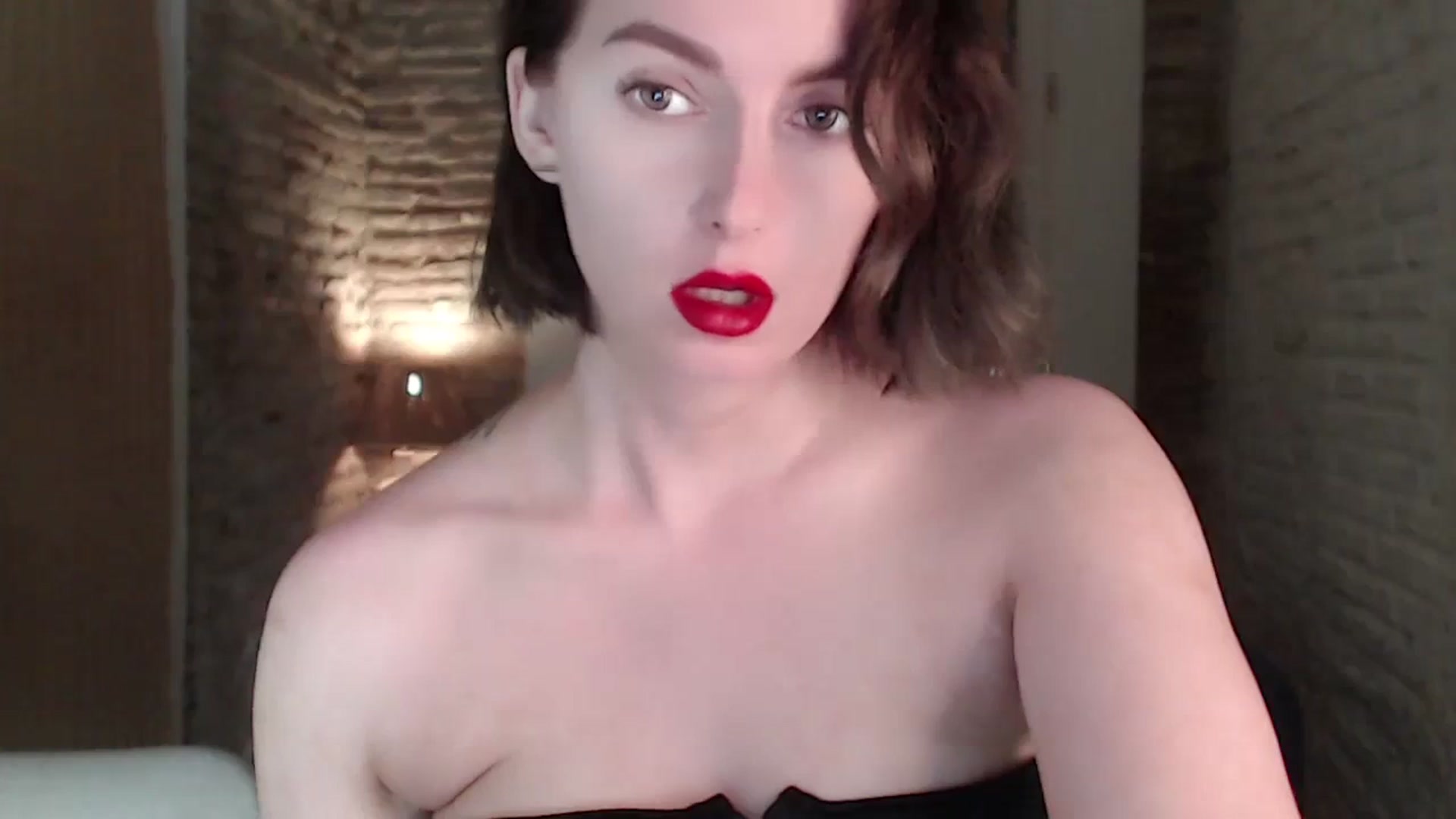 Gallery image thumbnail from Red_Lips_Girl's myfreecams stream on, 08/21/2023, 22:23 image 7 of 20