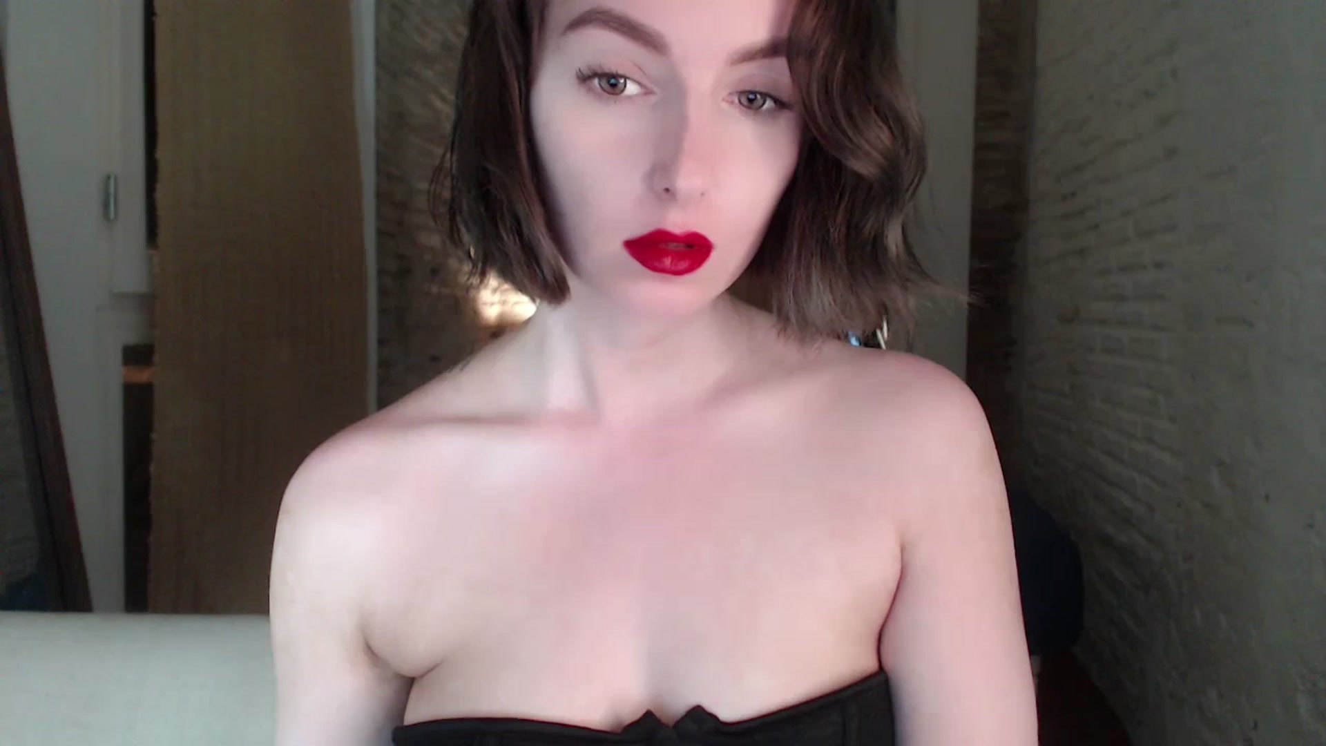 Gallery image thumbnail from Red_Lips_Girl's myfreecams stream on, 08/21/2023, 22:23 image 11 of 20