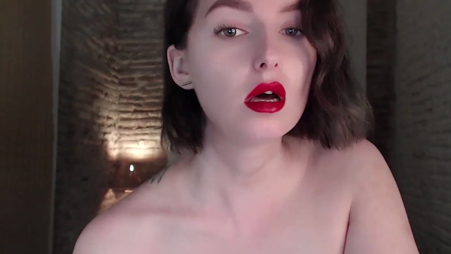 Gallery image thumbnail from Red_Lips_Girl's myfreecams stream on, 08/21/2023, 22:23 image 5 of 20