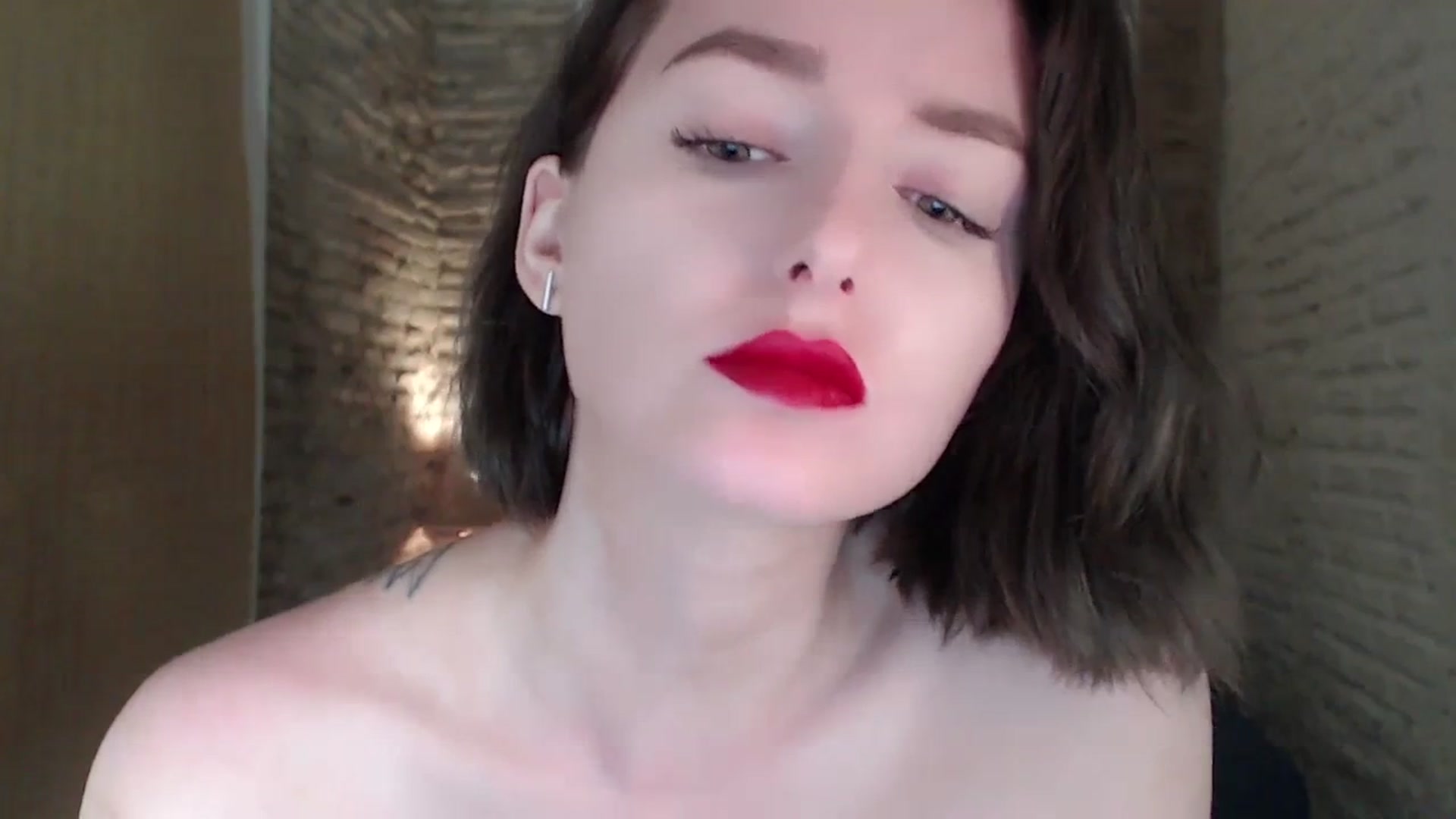 Gallery image thumbnail from Red_Lips_Girl's myfreecams stream on, 08/22/2023, 24:03 image 3 of 20