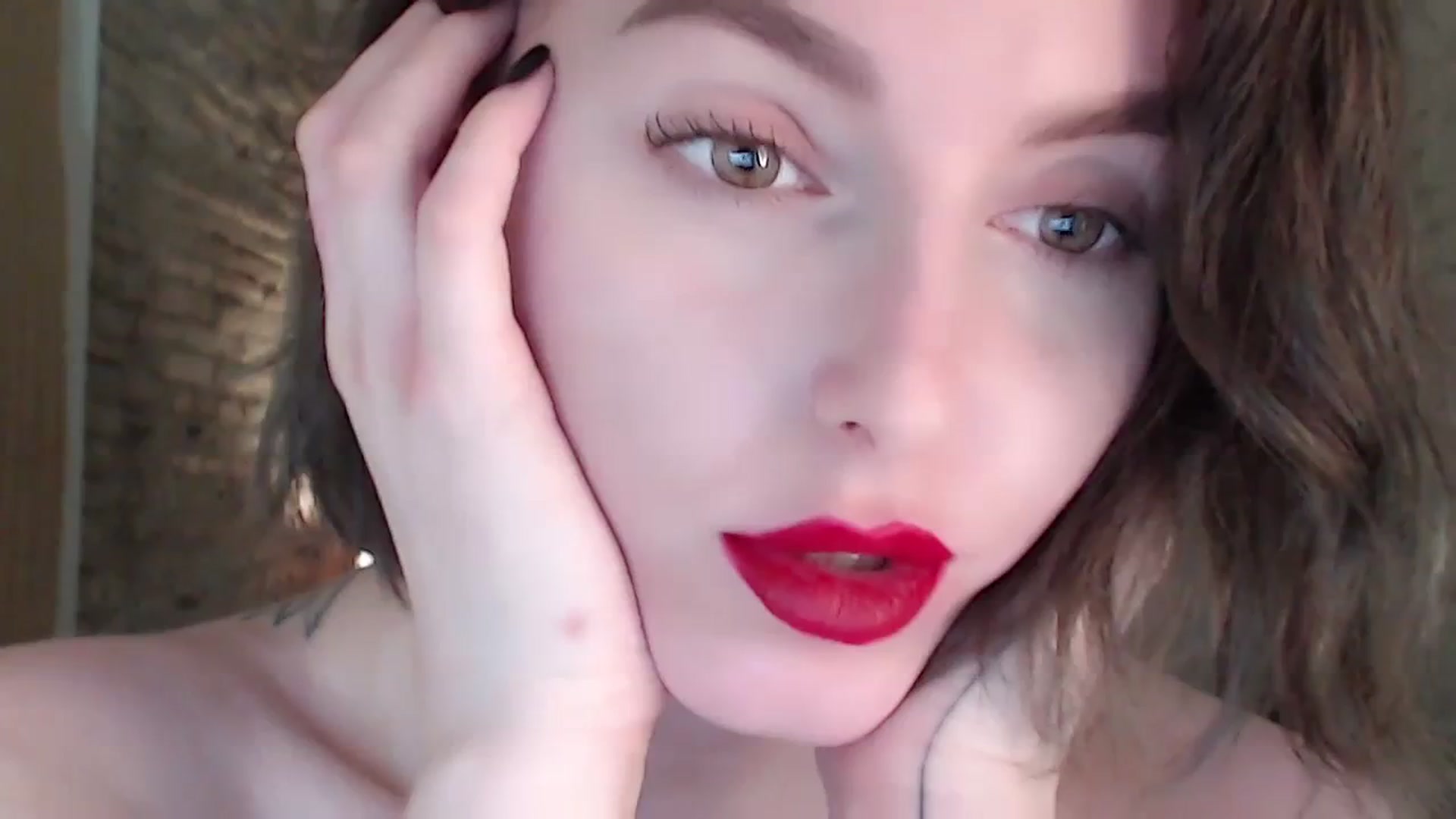 Gallery image thumbnail from Red_Lips_Girl's myfreecams stream on, 08/22/2023, 24:03 image 8 of 20