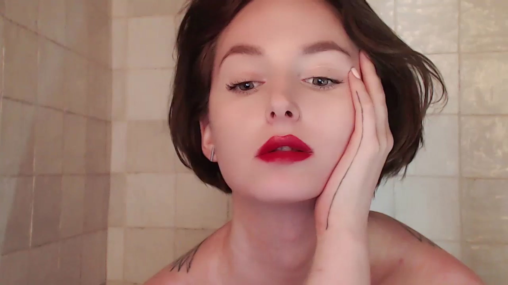 Gallery image thumbnail from Red_Lips_Girl's myfreecams stream on, 08/29/2023, 20:49 image 7 of 20