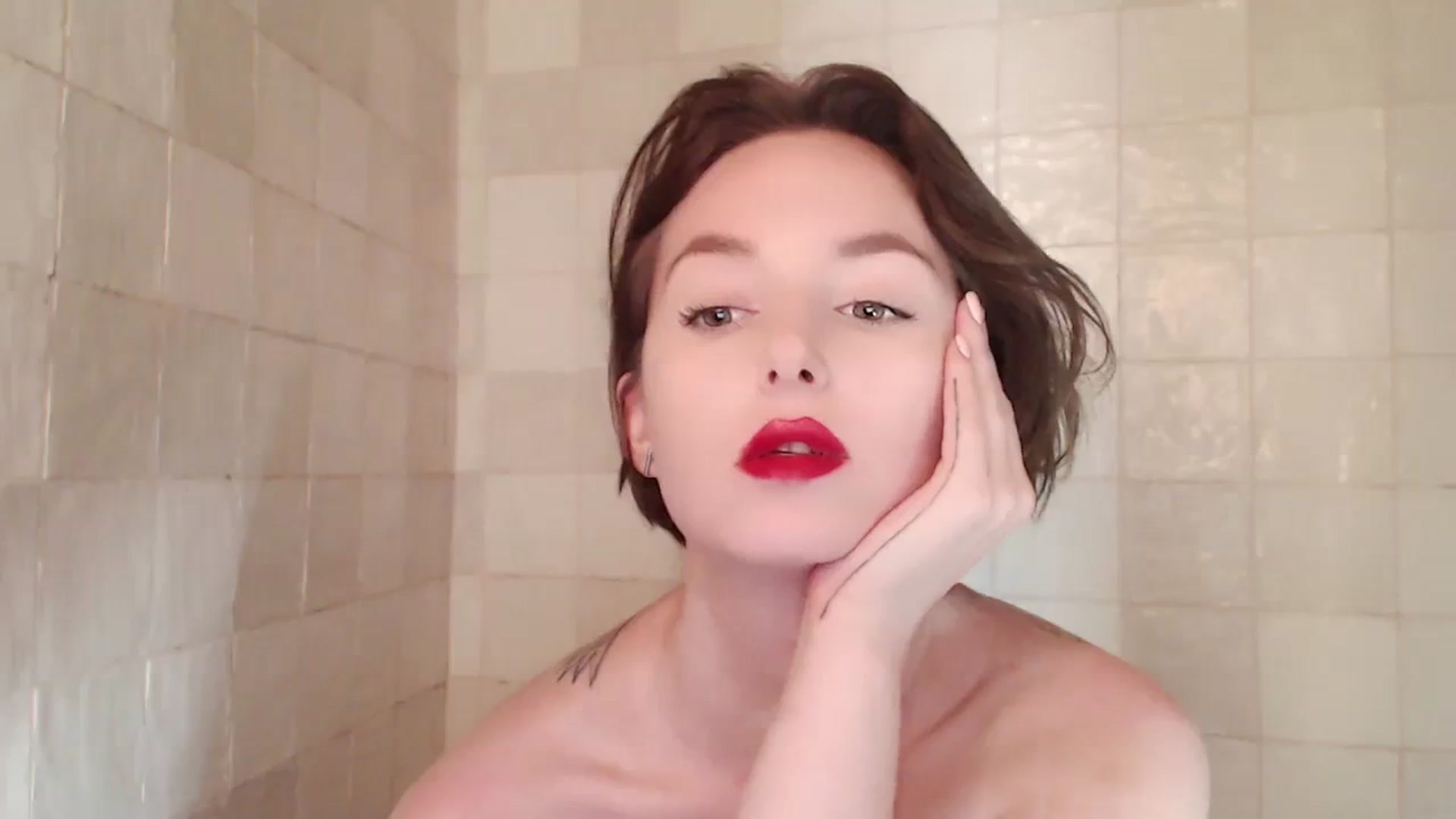 Gallery image thumbnail from Red_Lips_Girl's myfreecams stream on, 08/29/2023, 20:49 image 8 of 20