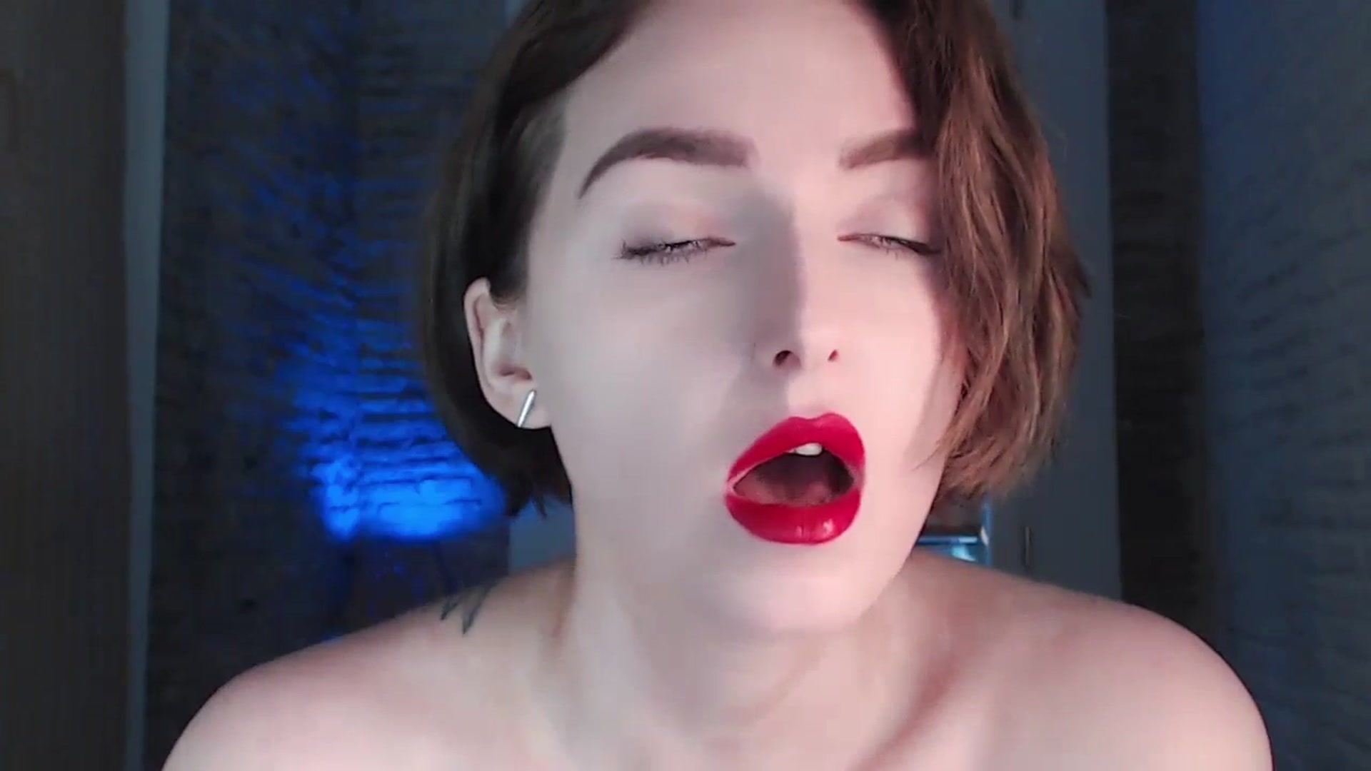 Gallery image thumbnail from Red_Lips_Girl's myfreecams stream on, 09/04/2023, 18:25 image 16 of 20
