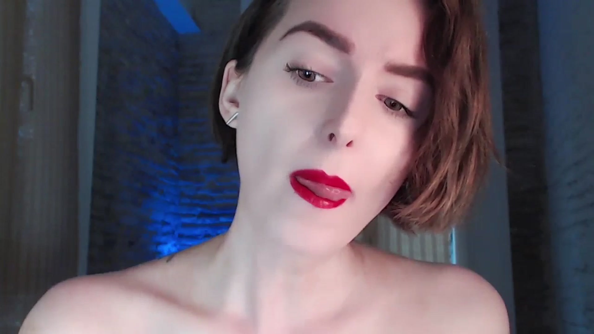 Gallery image thumbnail from Red_Lips_Girl's myfreecams stream on, 09/04/2023, 18:25 image 3 of 20