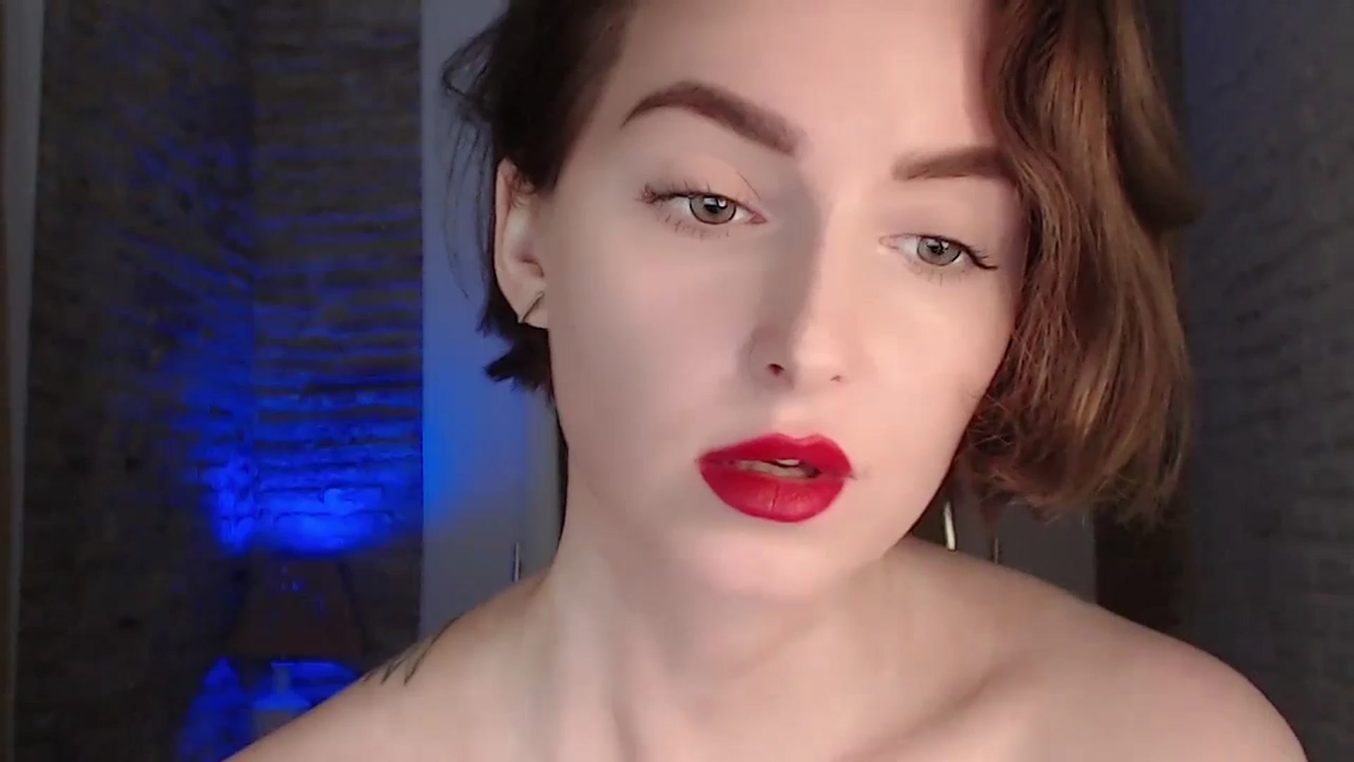 Gallery image thumbnail from Red_Lips_Girl's myfreecams stream on, 09/04/2023, 22:09 image 18 of 20