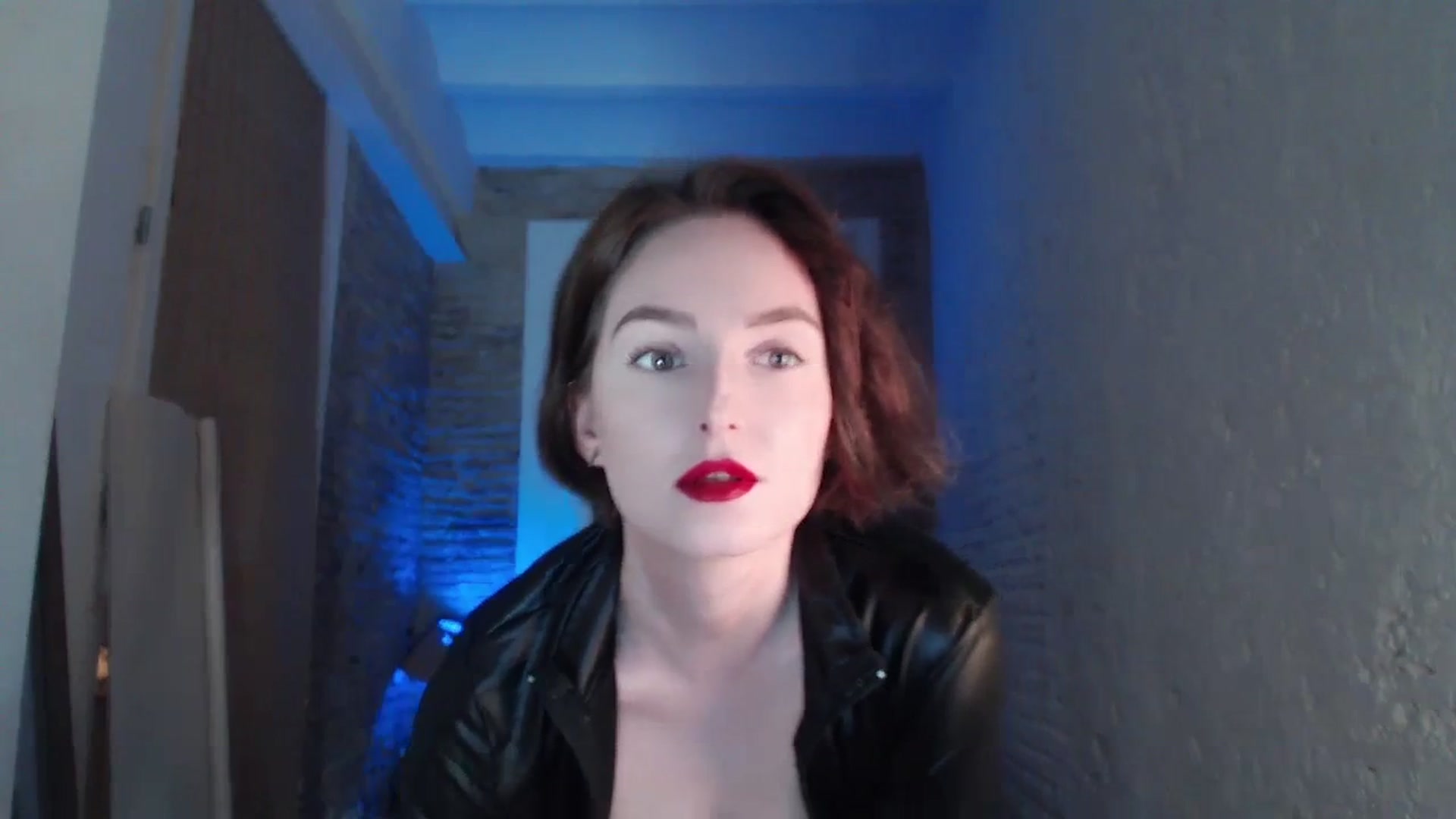 Gallery image thumbnail from Red_Lips_Girl's myfreecams stream on, 09/12/2023, 19:33 image 4 of 20