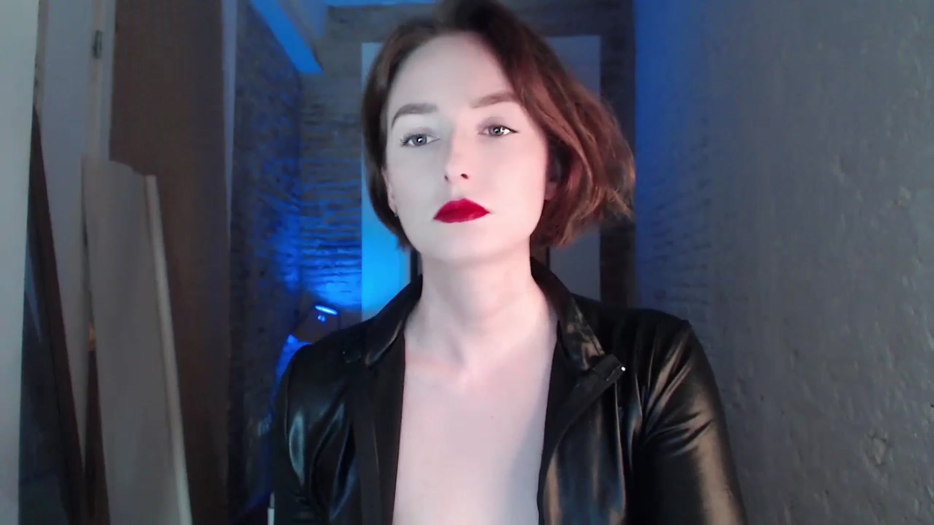 Gallery image thumbnail from Red_Lips_Girl's myfreecams stream on, 09/12/2023, 19:33 image 7 of 20