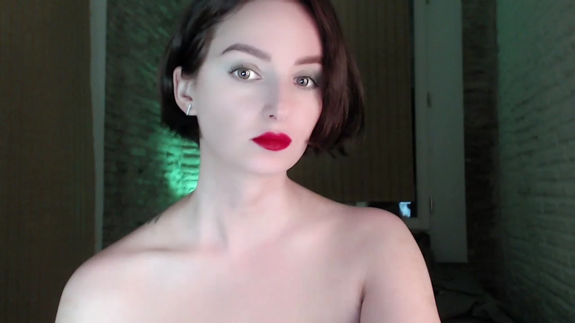 Gallery image thumbnail from Red_Lips_Girl's myfreecams stream on, 09/19/2023, 19:40 image 10 of 20