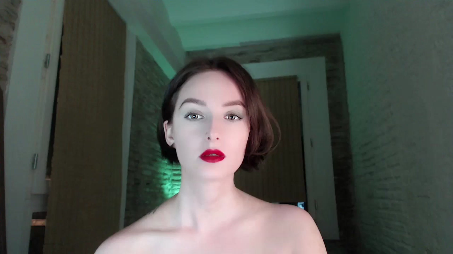 Gallery image thumbnail from Red_Lips_Girl's myfreecams stream on, 09/19/2023, 19:40 image 8 of 20