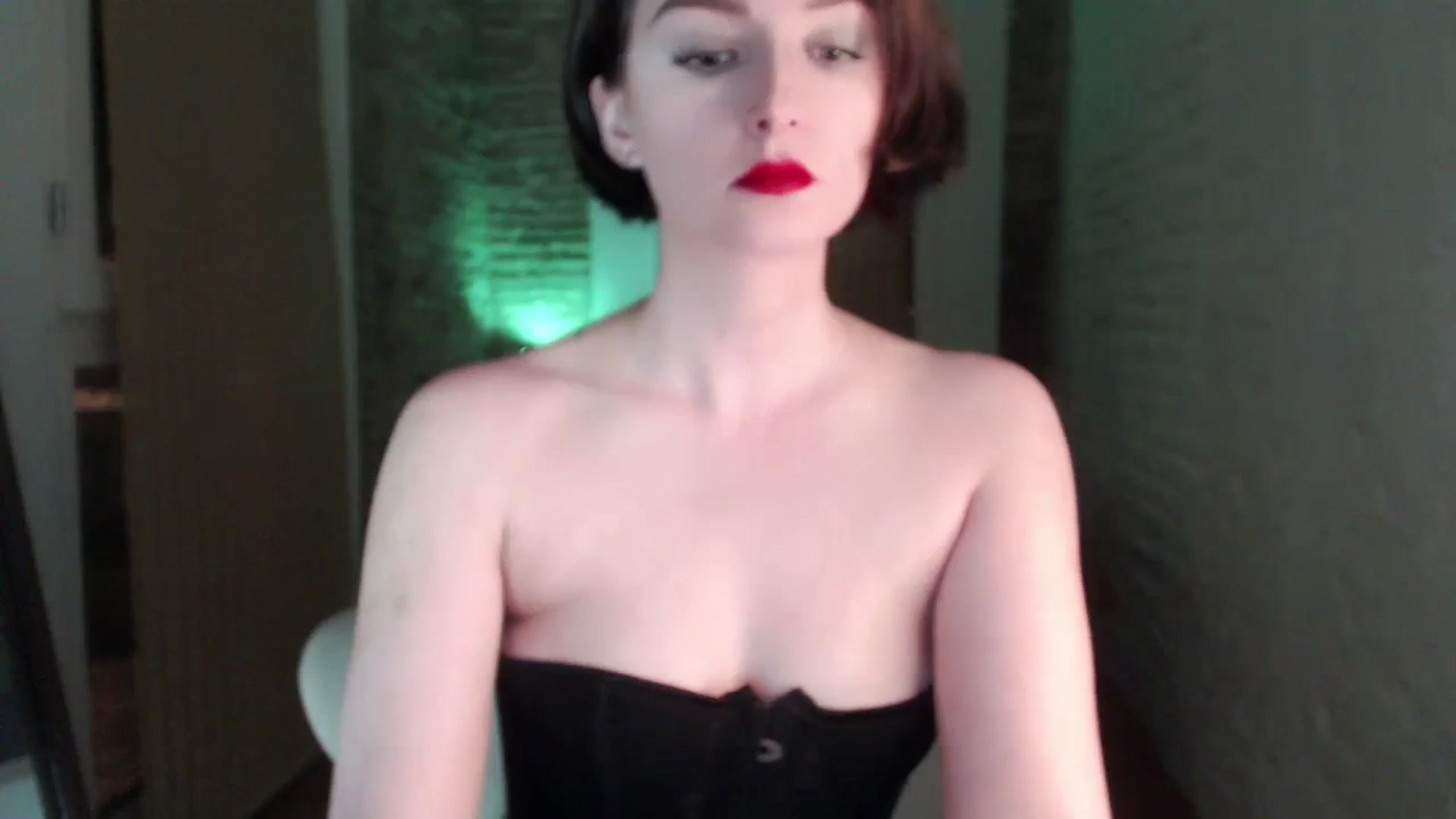 Gallery image thumbnail from Red_Lips_Girl's myfreecams stream on, 09/19/2023, 19:40 image 15 of 20
