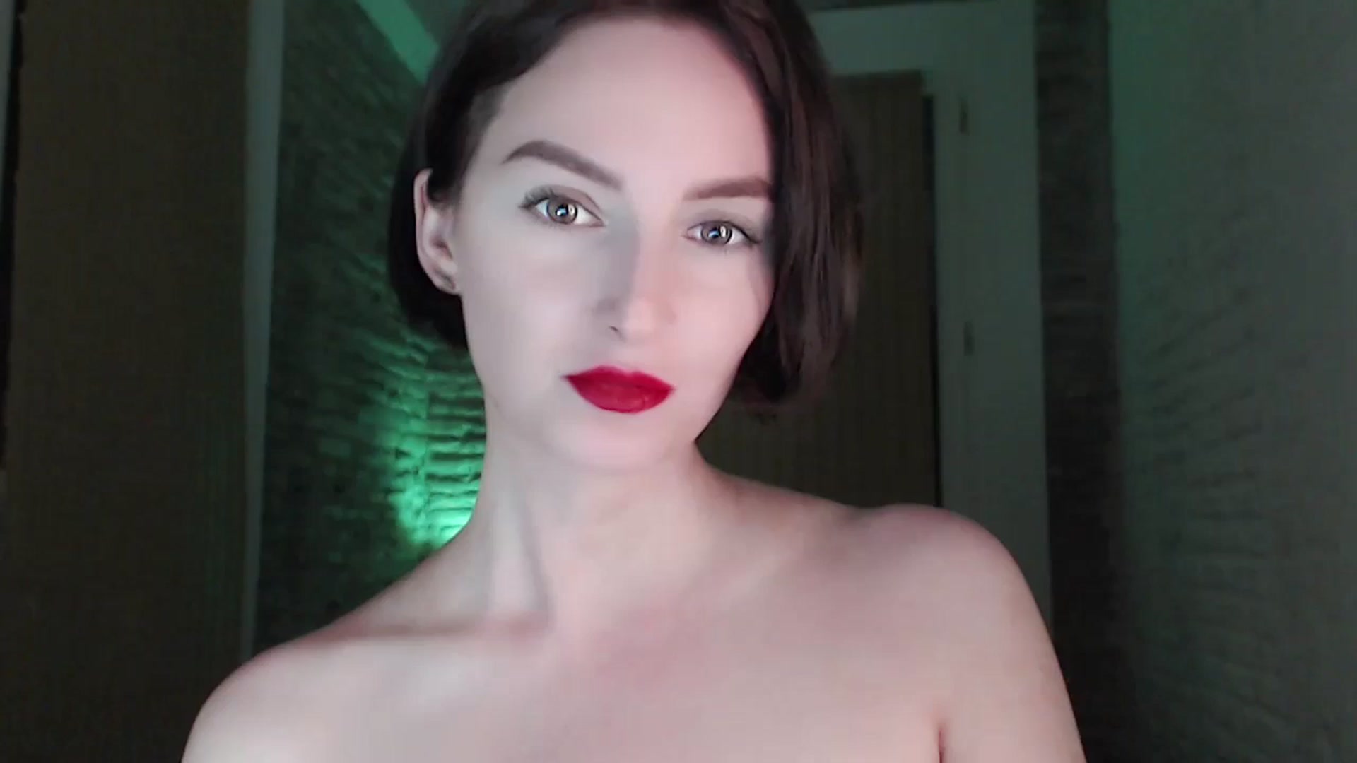 Gallery image thumbnail from Red_Lips_Girl's myfreecams stream on, 09/19/2023, 20:46 image 15 of 20