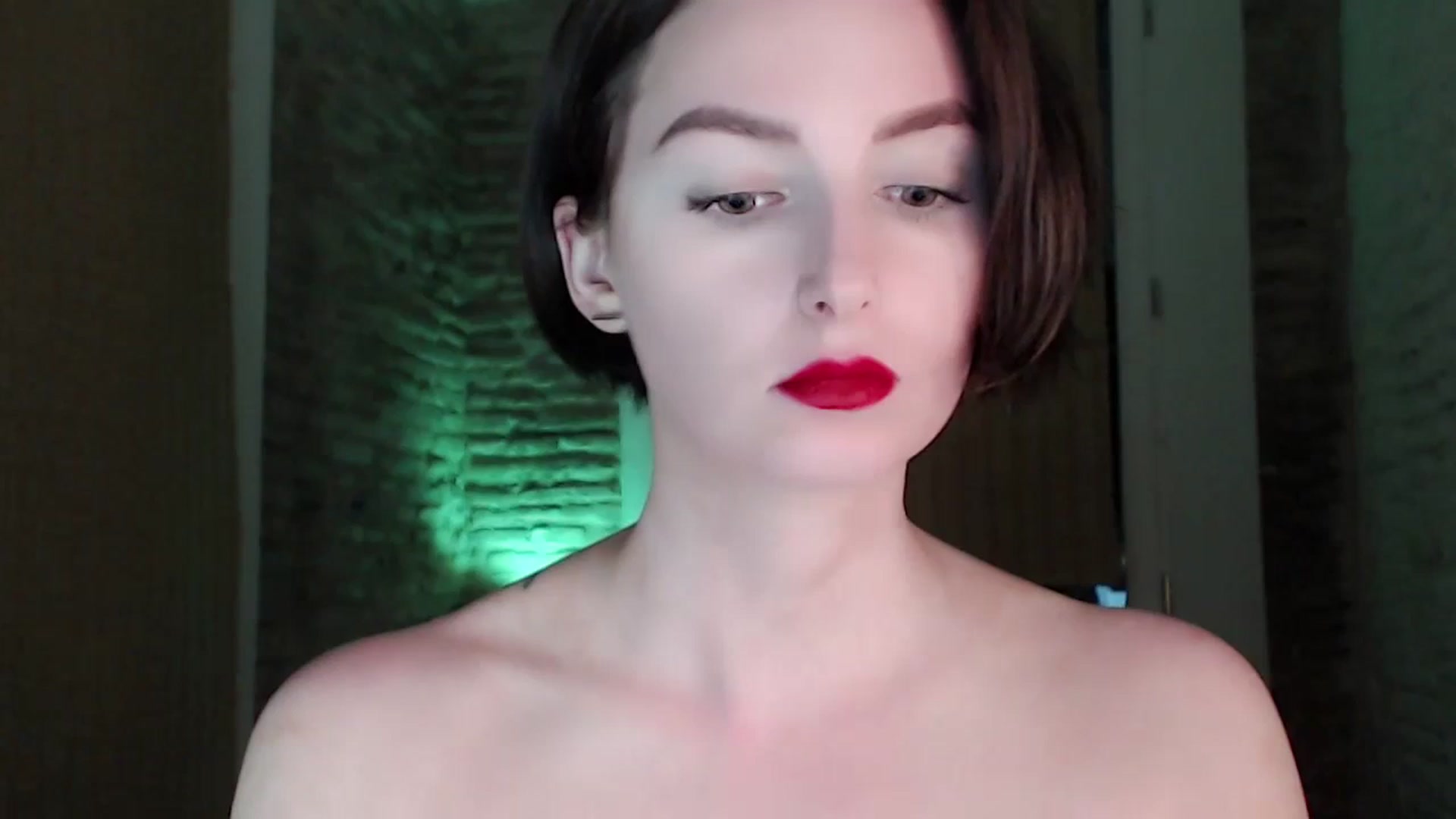 Gallery image thumbnail from Red_Lips_Girl's myfreecams stream on, 09/19/2023, 22:07 image 19 of 20