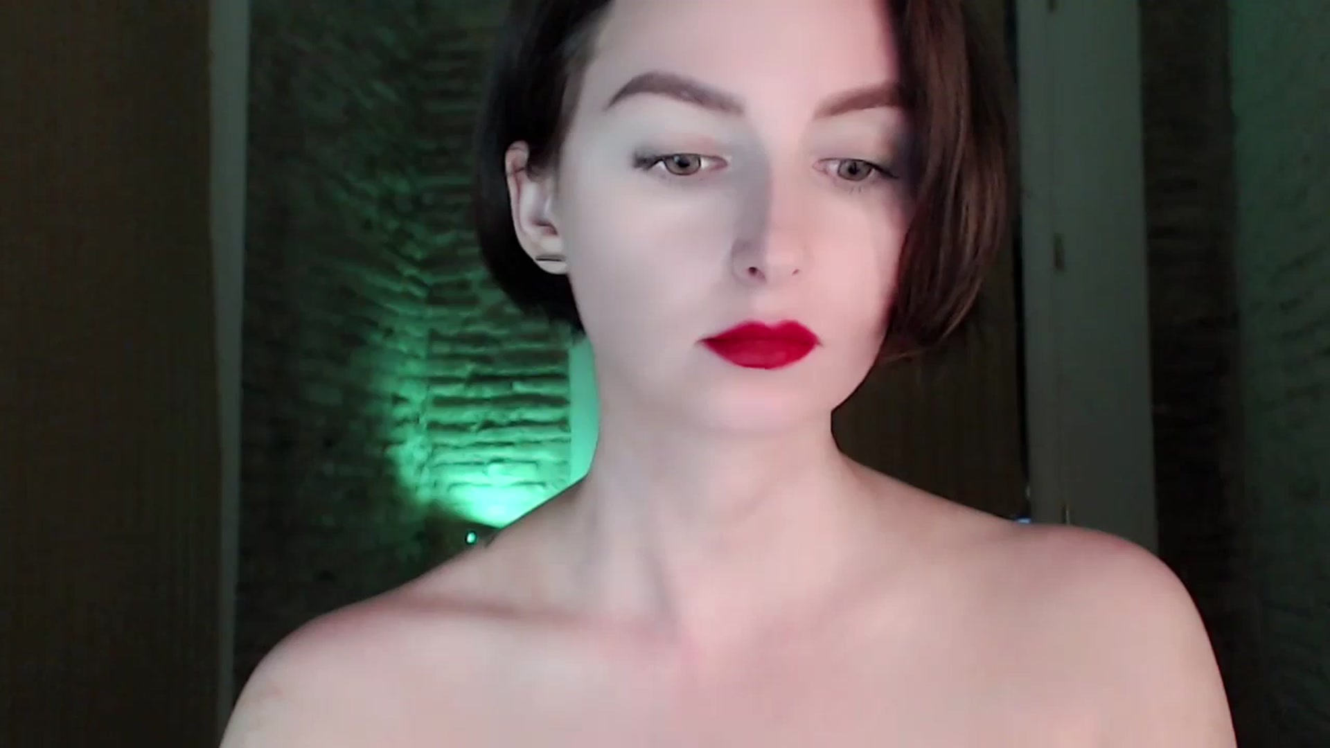 Gallery image thumbnail from Red_Lips_Girl's myfreecams stream on, 09/19/2023, 22:07 image 20 of 20