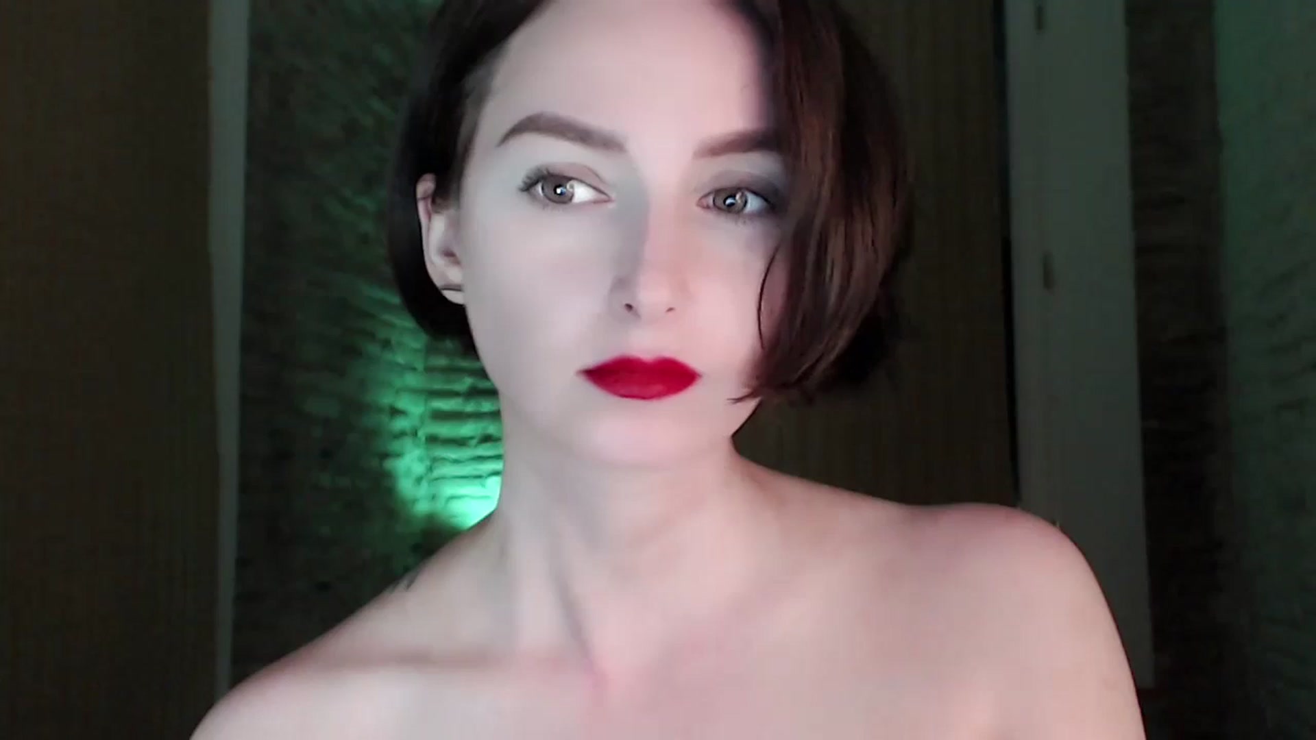 Gallery image thumbnail from Red_Lips_Girl's myfreecams stream on, 09/19/2023, 22:07 image 17 of 20