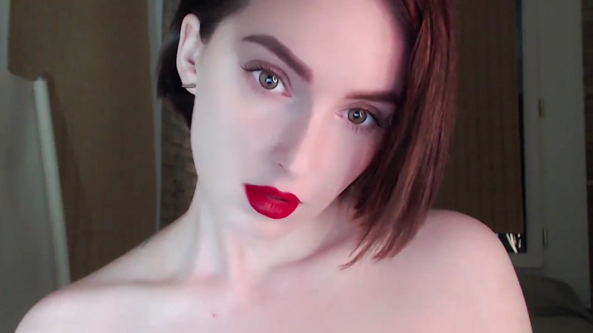 Gallery image thumbnail from Red_Lips_Girl's myfreecams stream on, 09/28/2023, 21:16 image 11 of 20