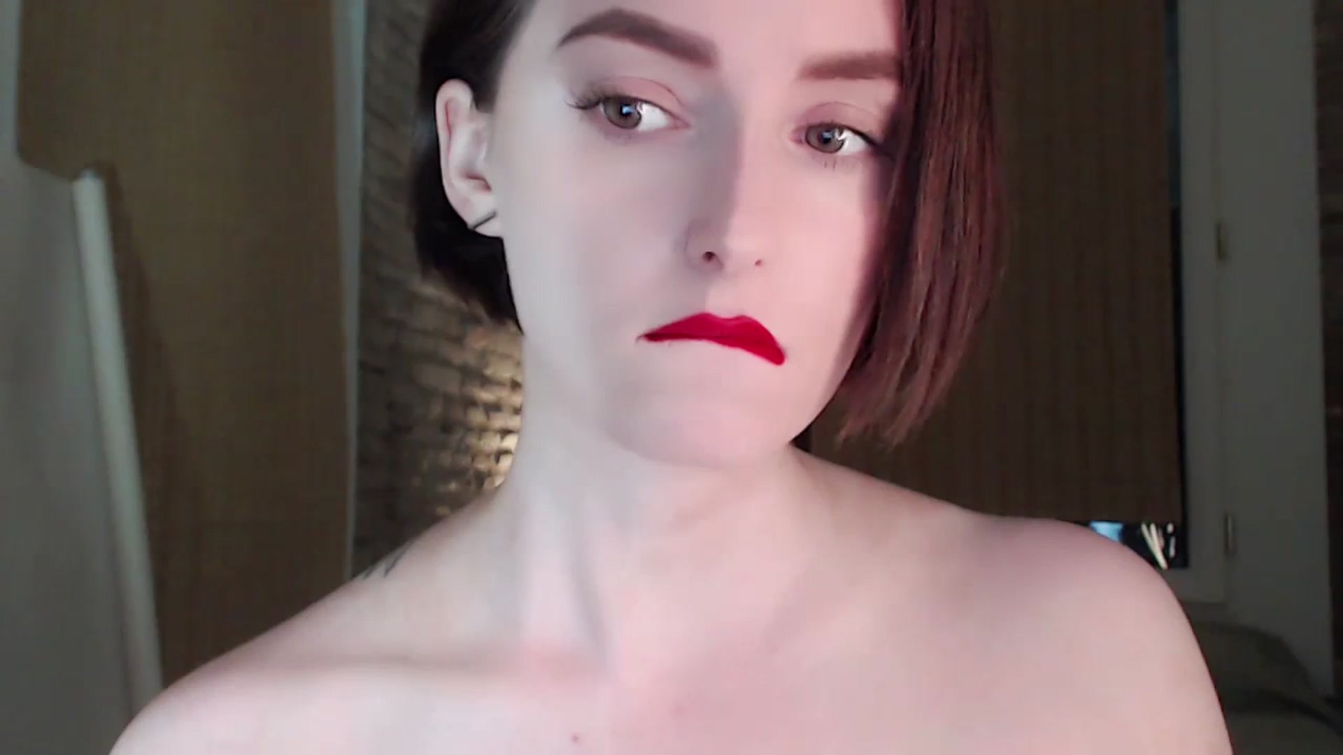 Gallery image thumbnail from Red_Lips_Girl's myfreecams stream on, 09/28/2023, 21:16 image 17 of 20