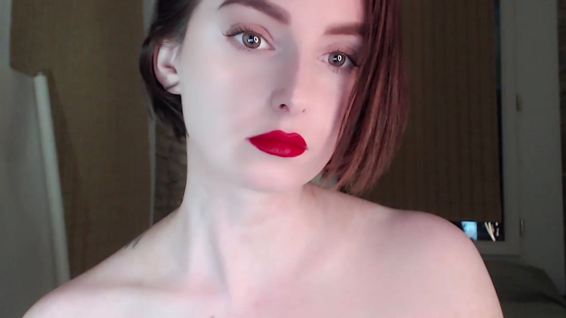 Gallery image thumbnail from Red_Lips_Girl's myfreecams stream on, 09/28/2023, 21:16 image 8 of 20