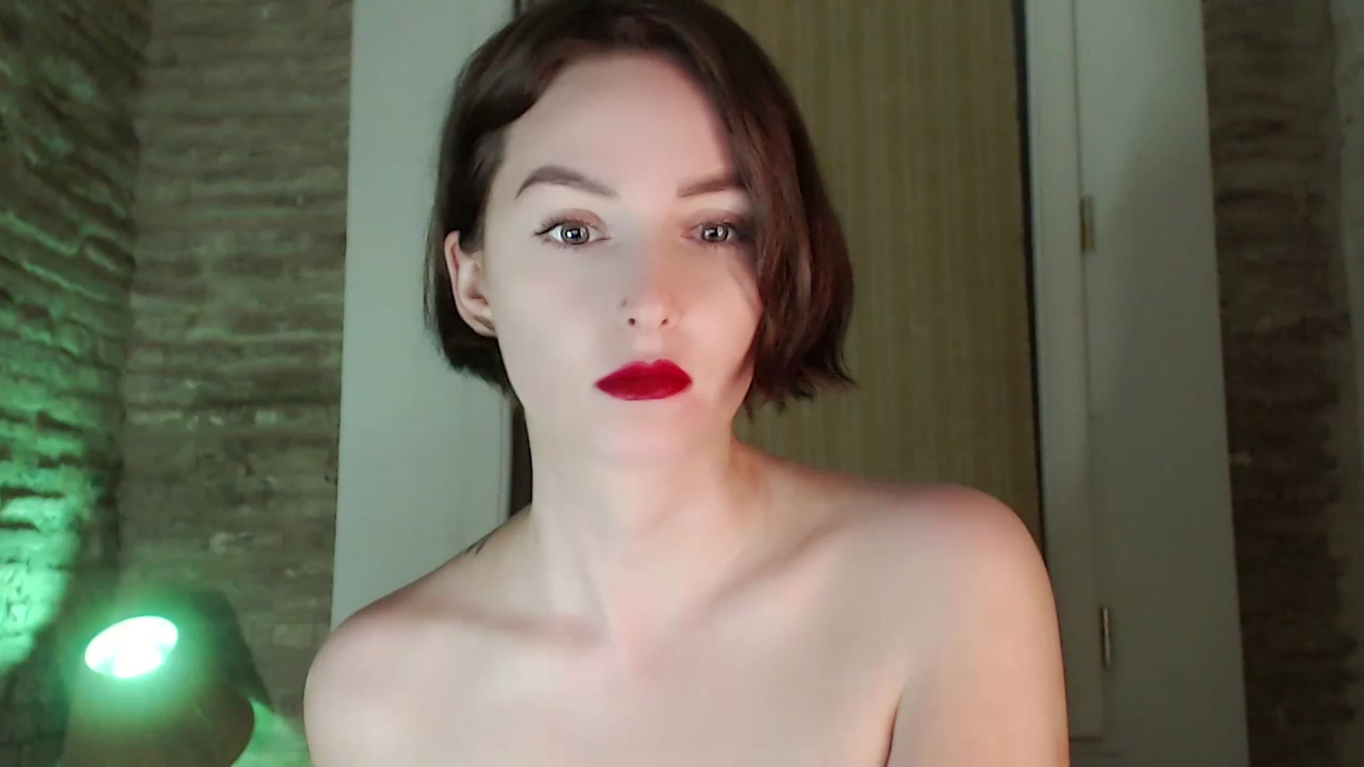 Gallery image thumbnail from Red_Lips_Girl's myfreecams stream on, 10/01/2023, 23:41 image 17 of 20