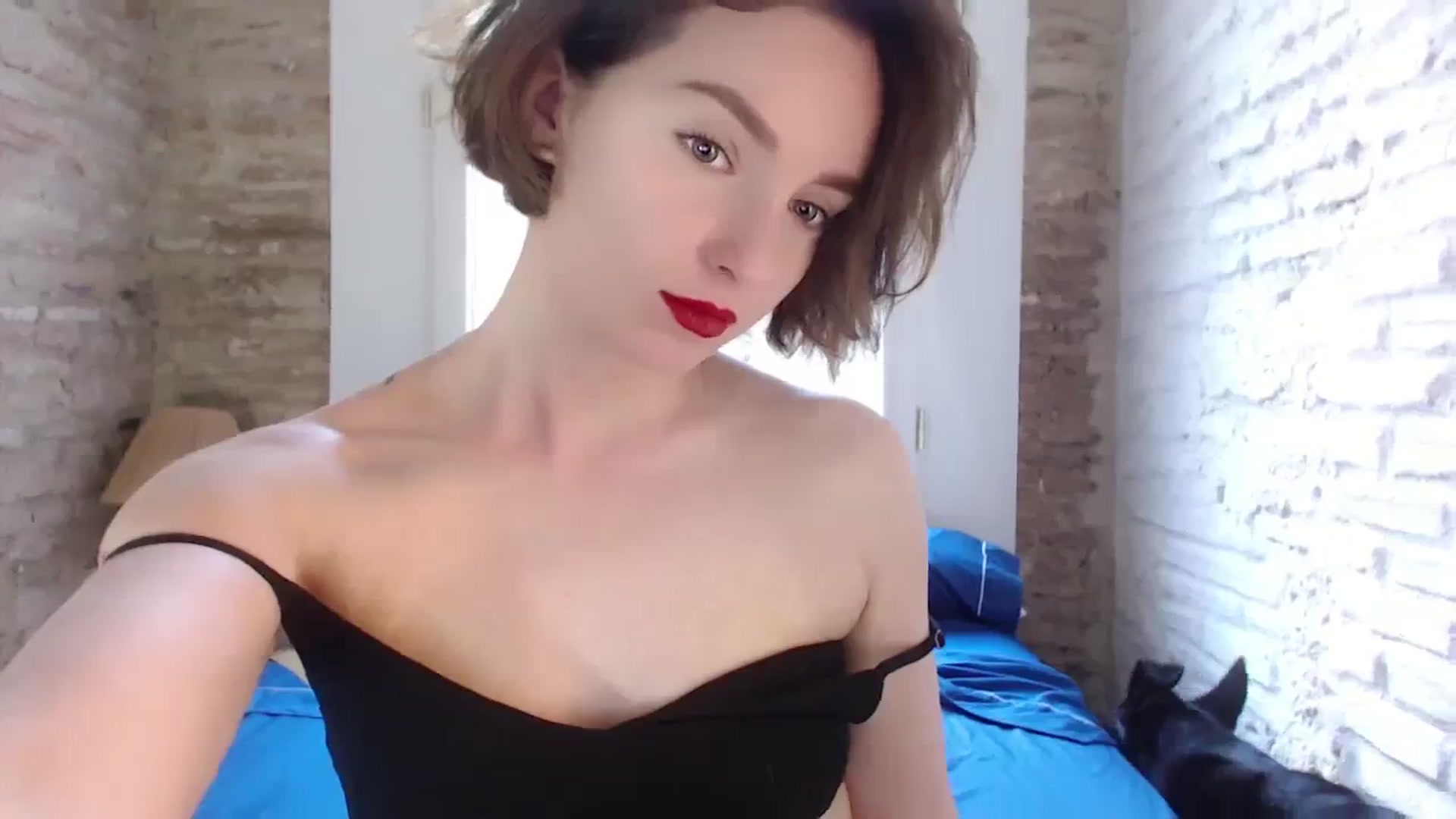 Gallery image thumbnail from Red_Lips_Girl's myfreecams stream on, 10/04/2023, 15:53 image 3 of 20