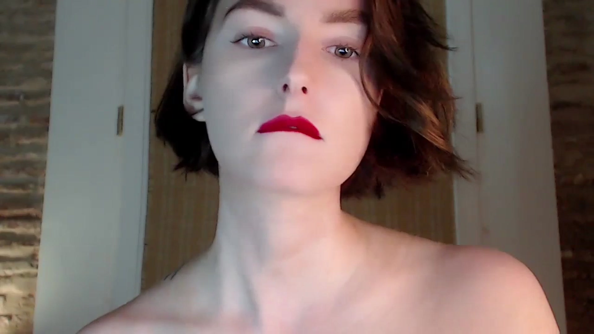 Gallery image thumbnail from Red_Lips_Girl's myfreecams stream on, 10/09/2023, 19:19 image 15 of 20