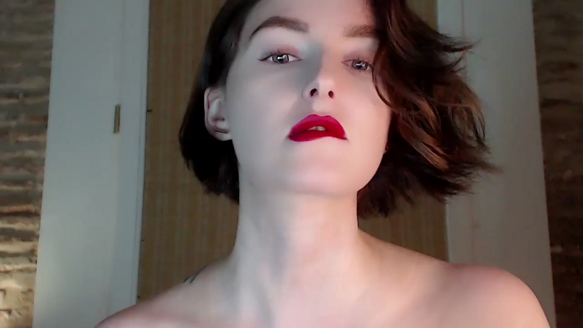 Gallery image thumbnail from Red_Lips_Girl's myfreecams stream on, 10/09/2023, 19:19 image 17 of 20