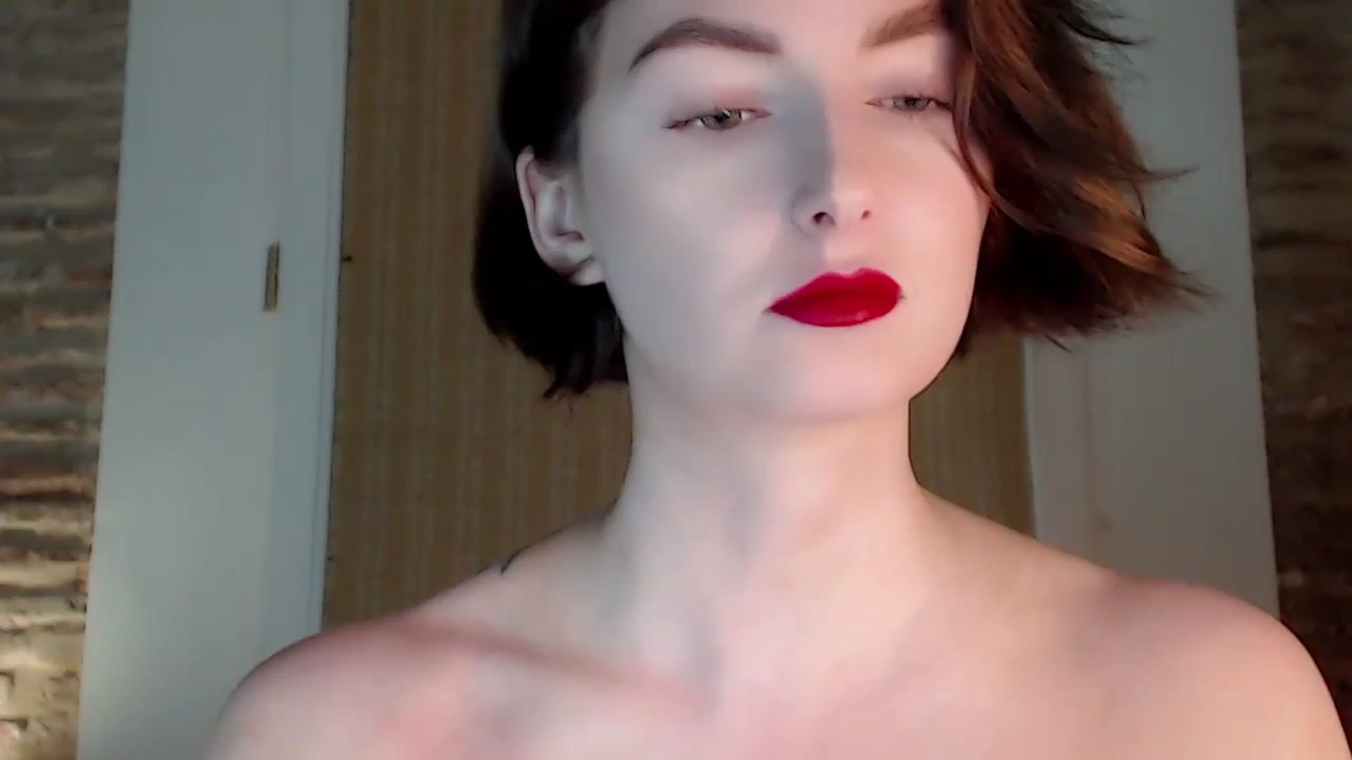 Gallery image thumbnail from Red_Lips_Girl's myfreecams stream on, 10/09/2023, 19:19 image 14 of 20