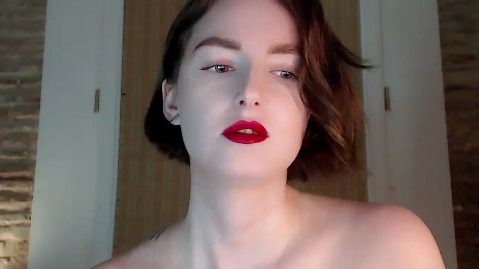 Gallery image thumbnail from Red_Lips_Girl's myfreecams stream on, 10/09/2023, 19:19 image 12 of 20