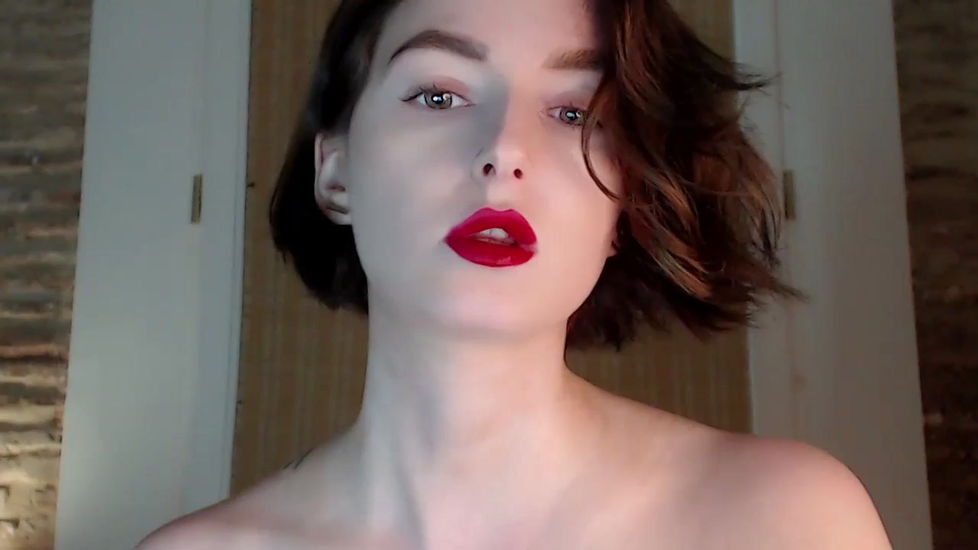 Gallery image thumbnail from Red_Lips_Girl's myfreecams stream on, 10/09/2023, 19:19 image 18 of 20