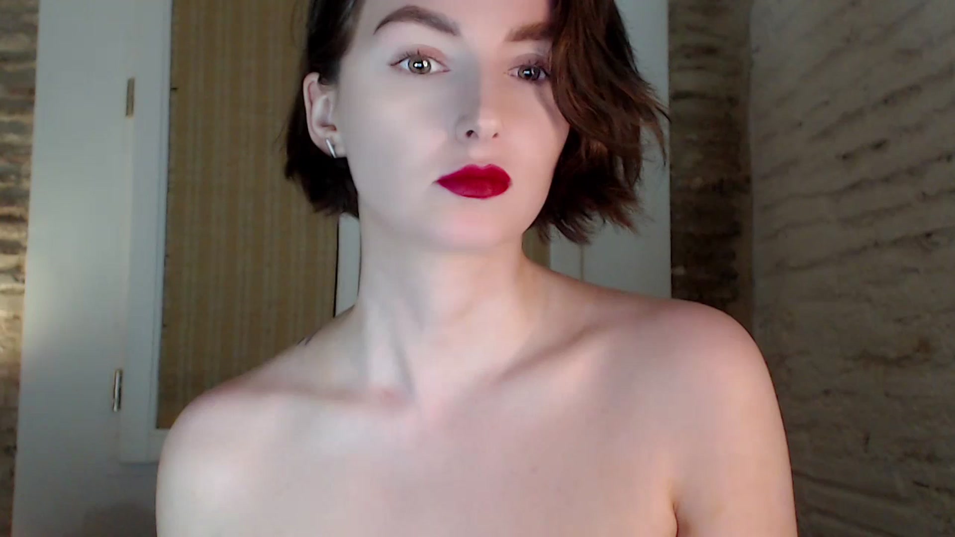 Gallery image thumbnail from Red_Lips_Girl's myfreecams stream on, 10/09/2023, 22:19 image 18 of 20