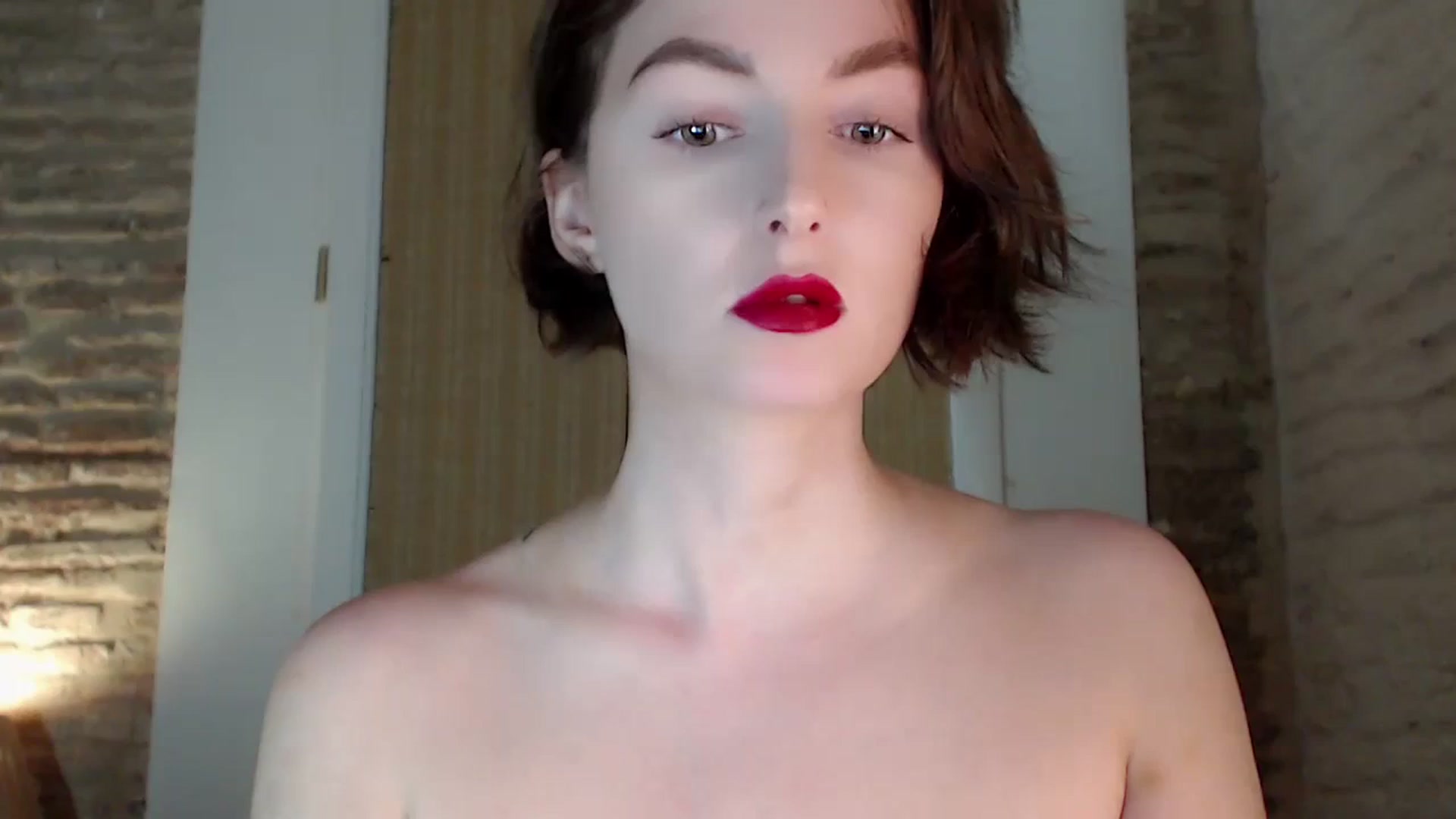 Gallery image thumbnail from Red_Lips_Girl's myfreecams stream on, 10/09/2023, 22:19 image 8 of 20