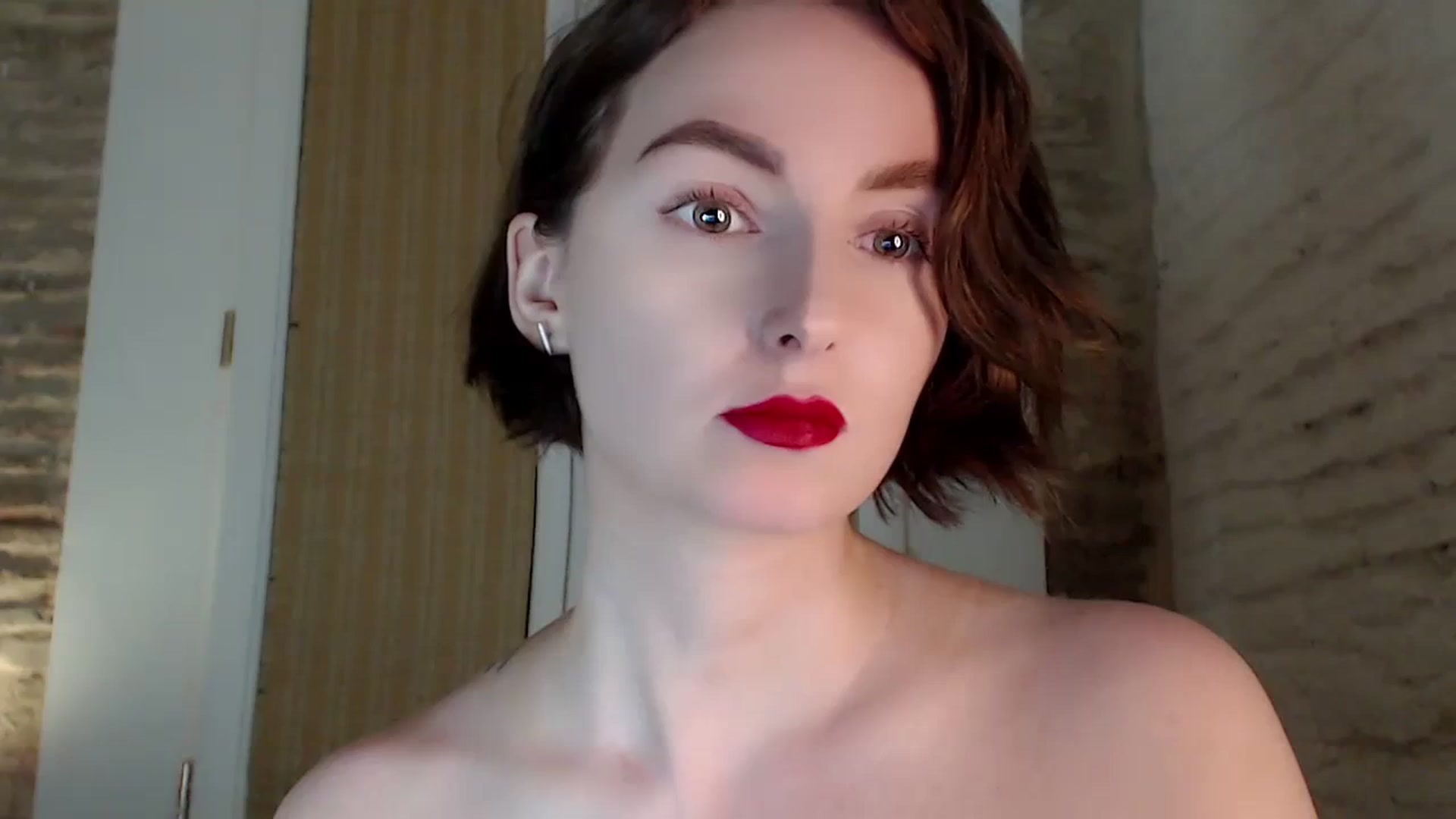Gallery image thumbnail from Red_Lips_Girl's myfreecams stream on, 10/09/2023, 22:19 image 17 of 20