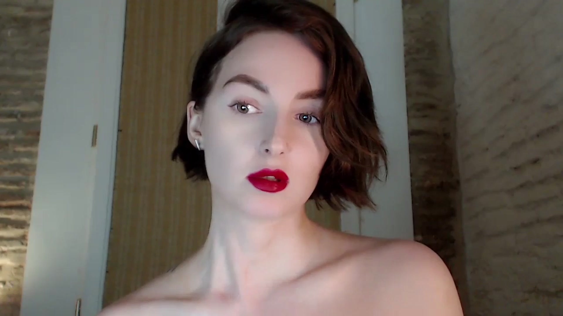 Gallery image thumbnail from Red_Lips_Girl's myfreecams stream on, 10/09/2023, 22:19 image 16 of 20