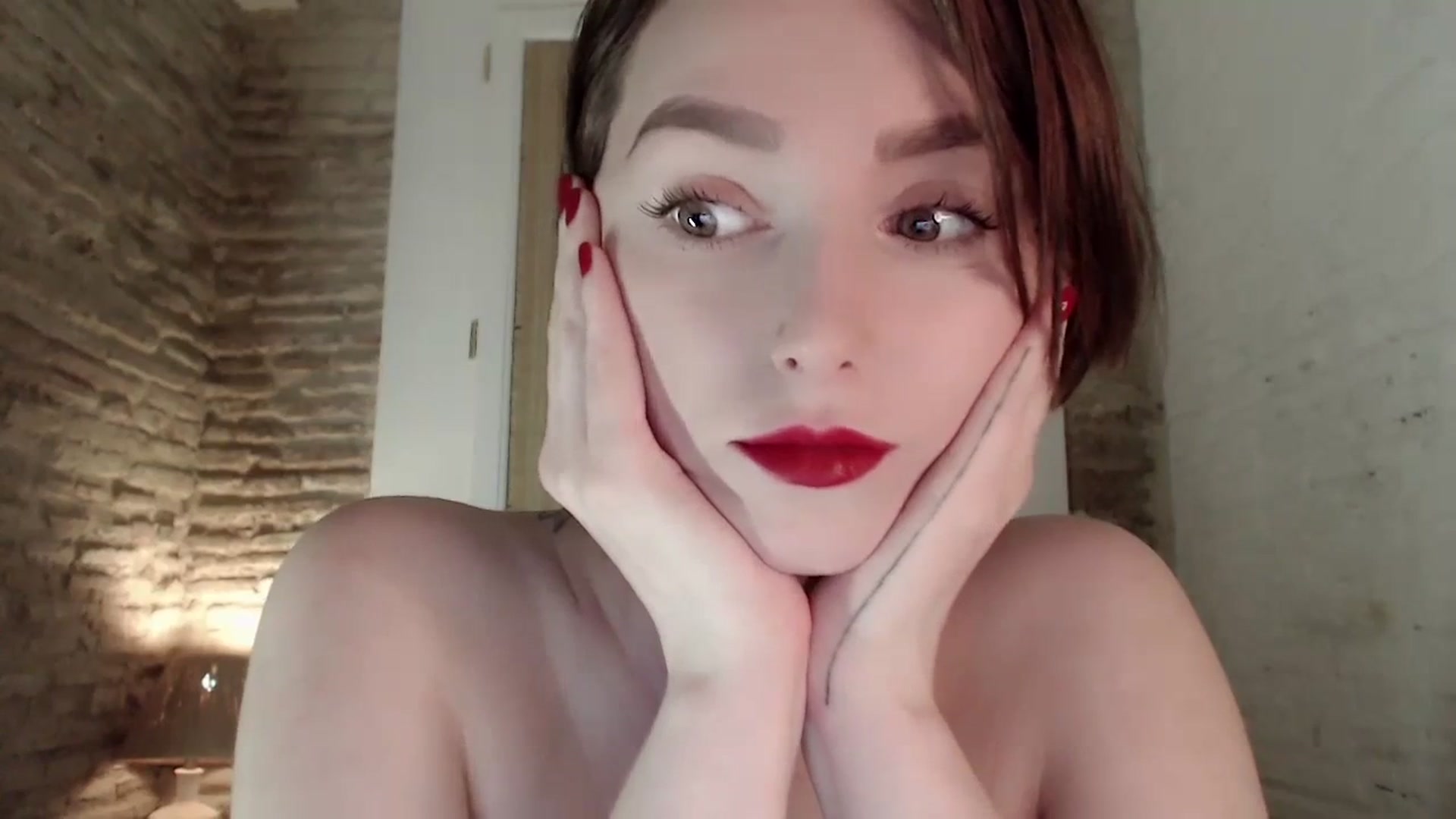 Gallery image thumbnail from Red_Lips_Girl's myfreecams stream on, 10/26/2023, 20:28 image 2 of 20
