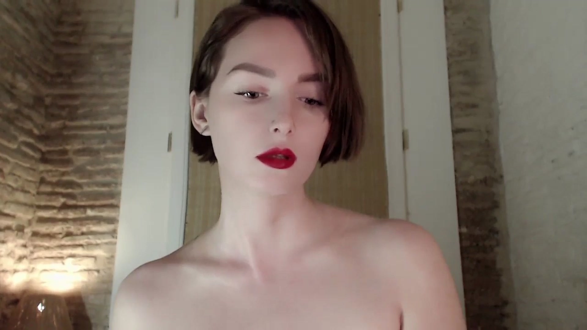 Gallery image thumbnail from Red_Lips_Girl's myfreecams stream on, 10/26/2023, 20:28 image 12 of 20