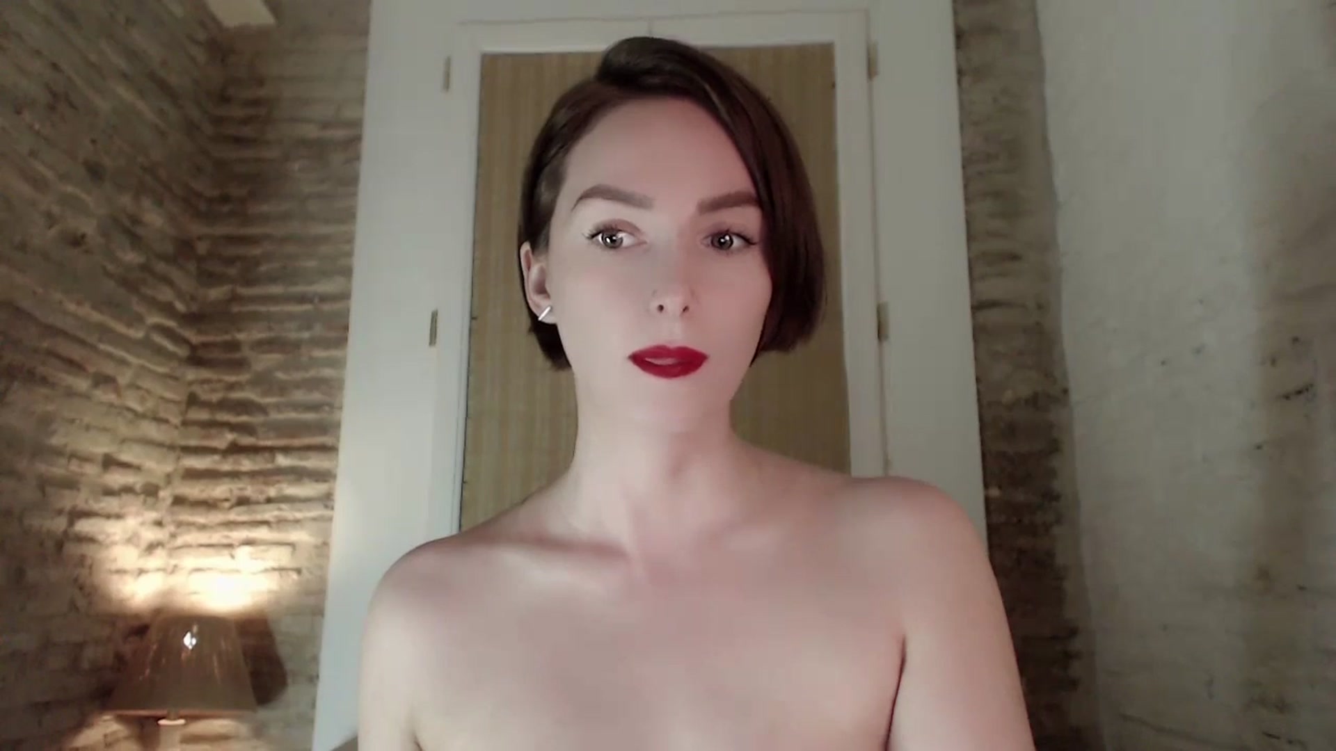 Gallery image thumbnail from Red_Lips_Girl's myfreecams stream on, 10/26/2023, 20:28 image 3 of 20