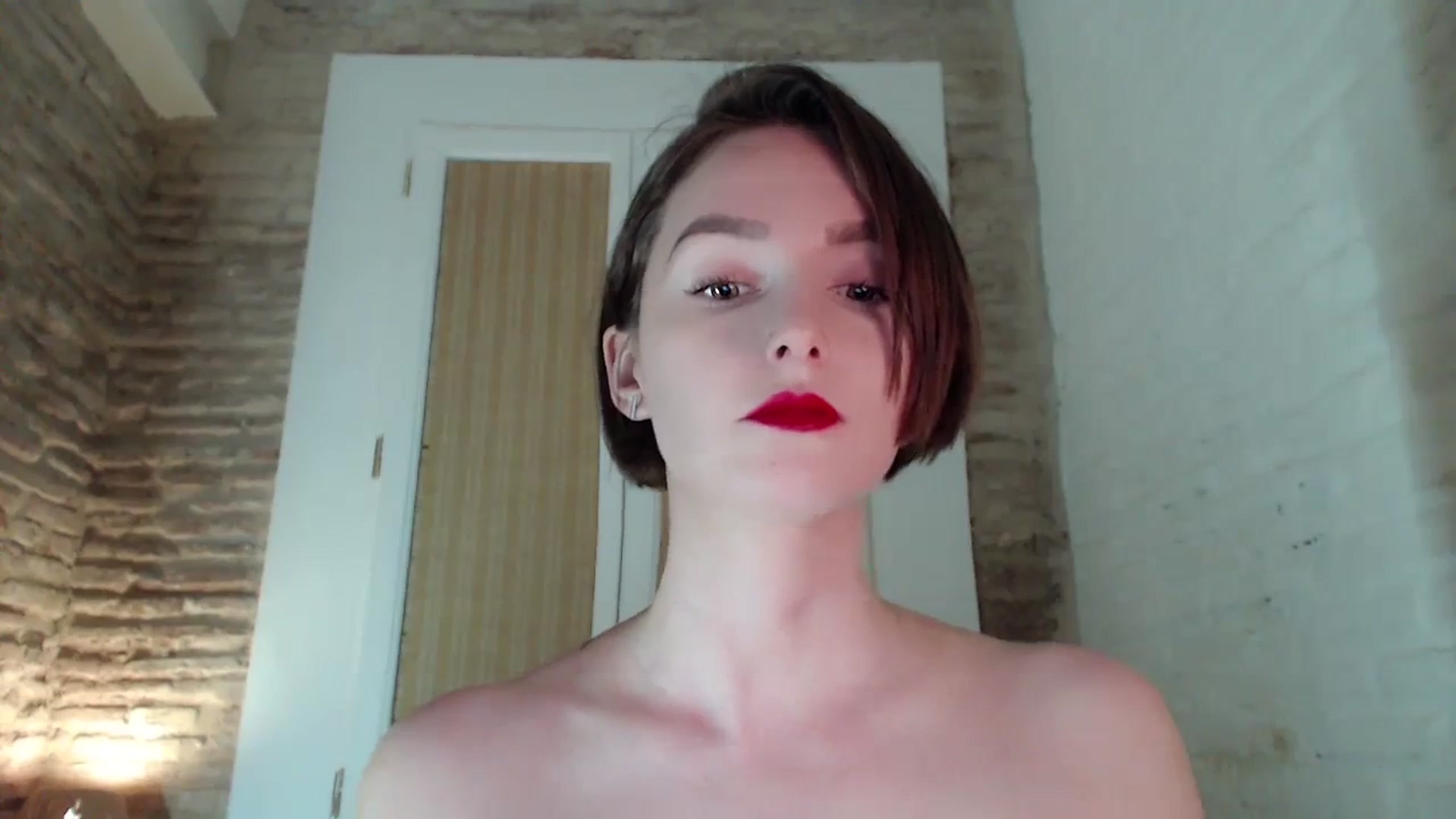 Gallery image thumbnail from Red_Lips_Girl's myfreecams stream on, 10/26/2023, 22:03 image 18 of 20