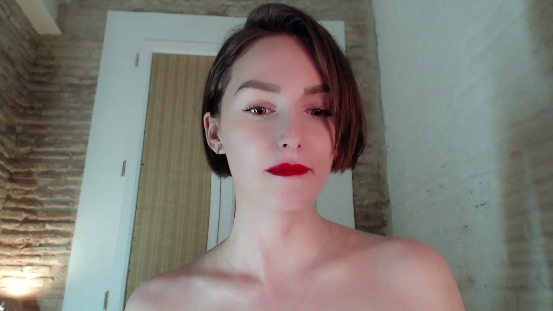 Gallery image thumbnail from Red_Lips_Girl's myfreecams stream on, 10/26/2023, 22:03 image 19 of 20