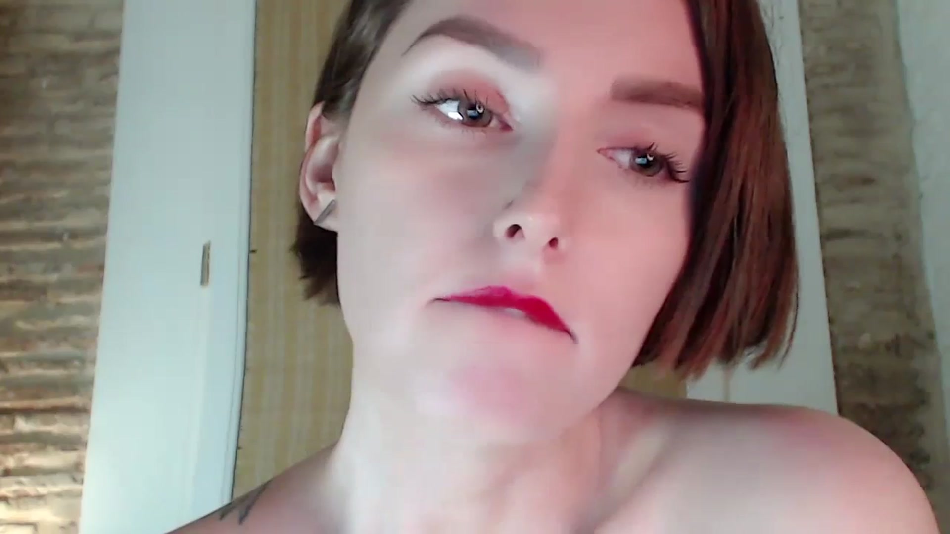 Gallery image thumbnail from Red_Lips_Girl's myfreecams stream on, 10/26/2023, 23:55 image 18 of 20