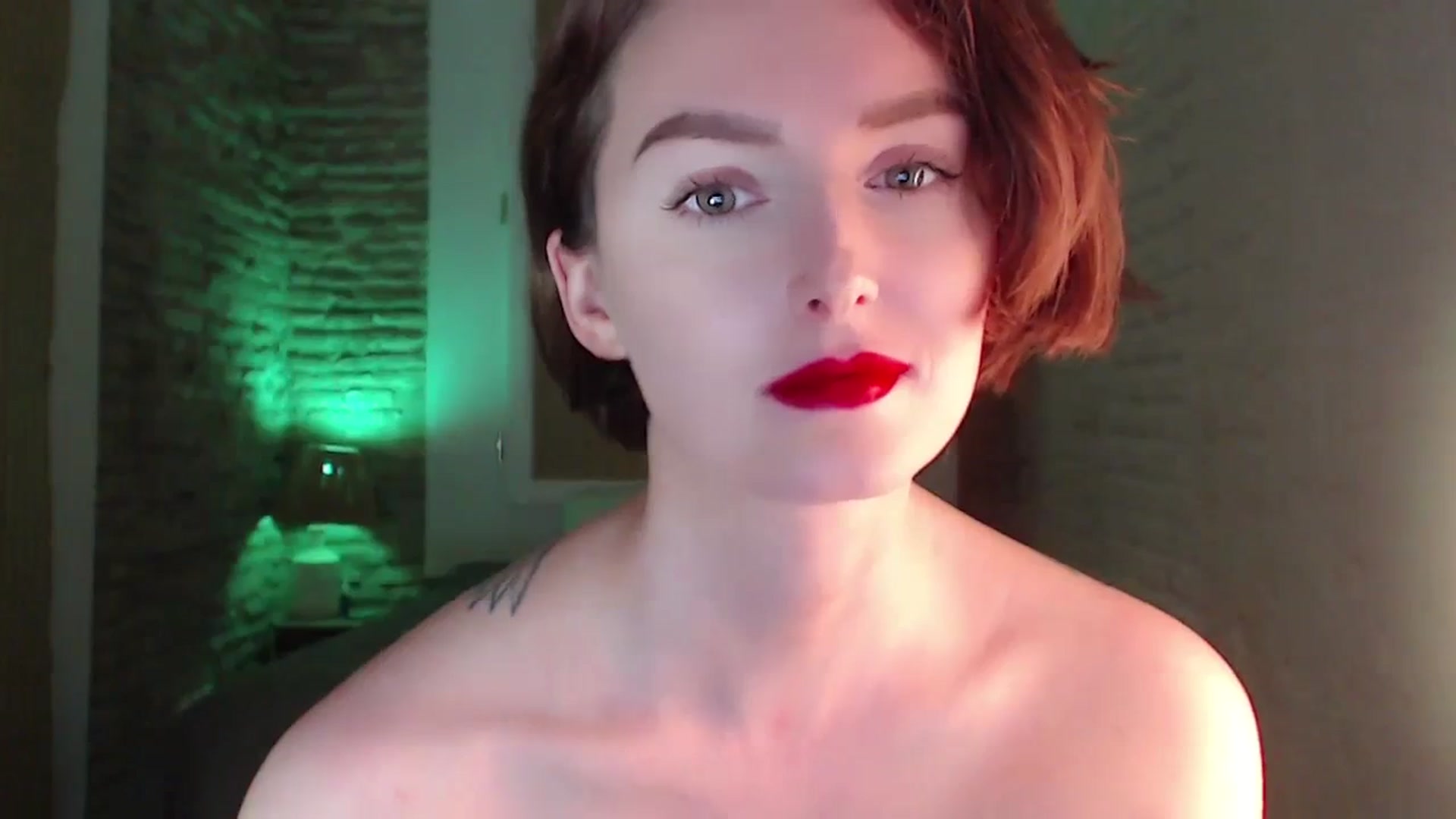 Gallery image thumbnail from Red_Lips_Girl's myfreecams stream on, 11/21/2023, 22:58 image 8 of 20
