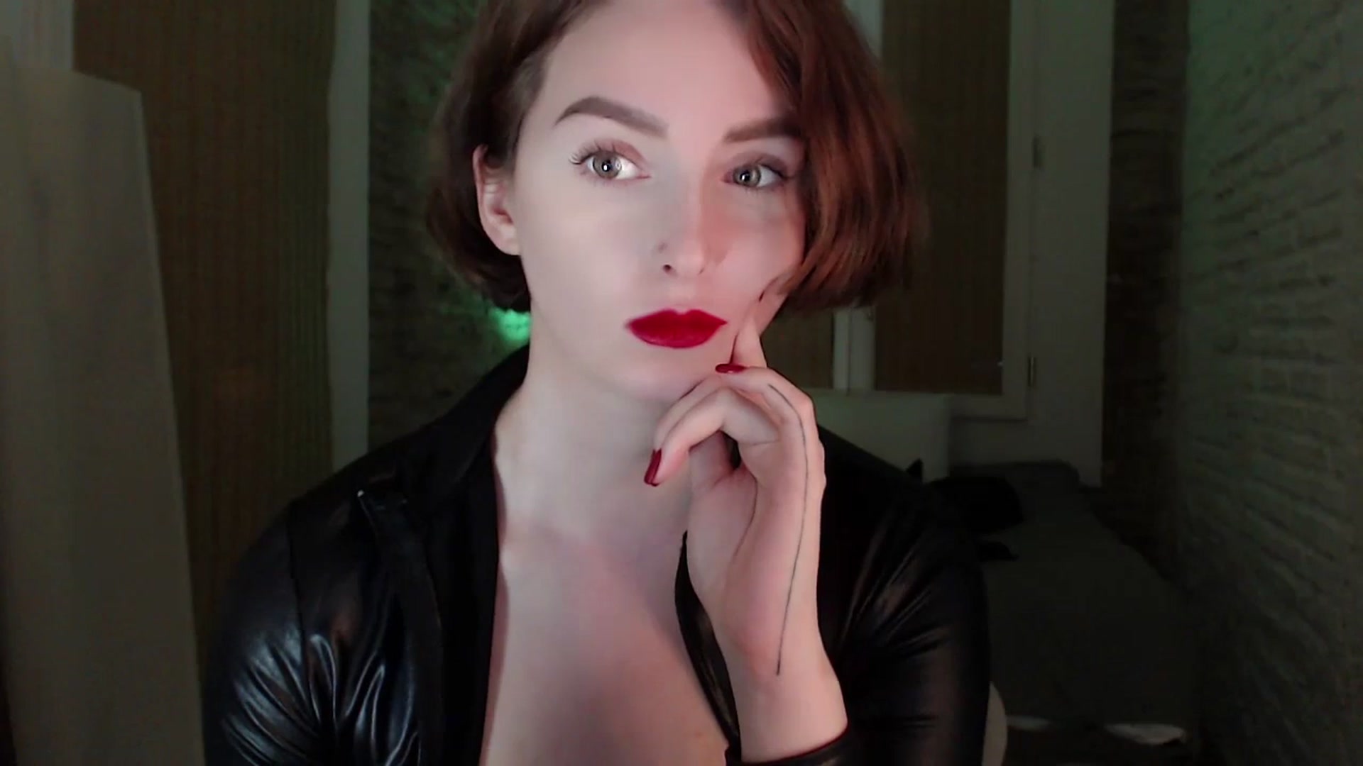 Gallery image thumbnail from Red_Lips_Girl's myfreecams stream on, 11/21/2023, 22:58 image 2 of 20
