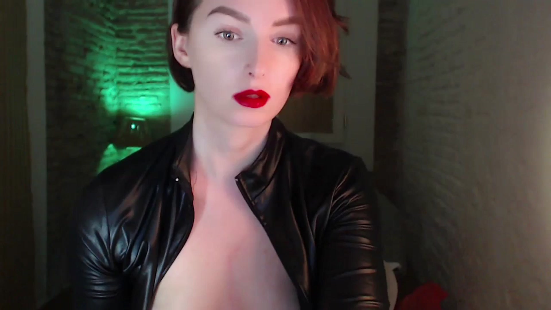Gallery image thumbnail from Red_Lips_Girl's myfreecams stream on, 11/21/2023, 22:58 image 4 of 20