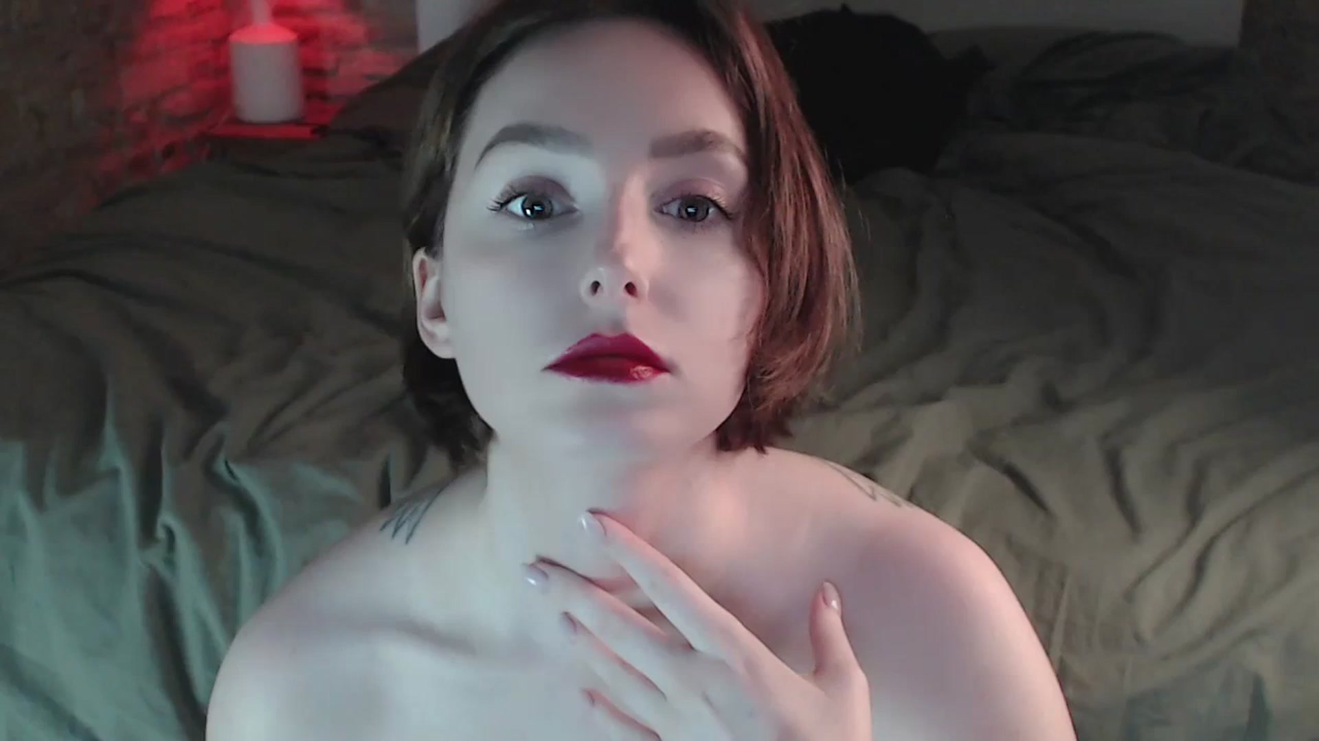 Gallery image thumbnail from Red_Lips_Girl's myfreecams stream on, 12/10/2023, 21:19 image 1 of 20